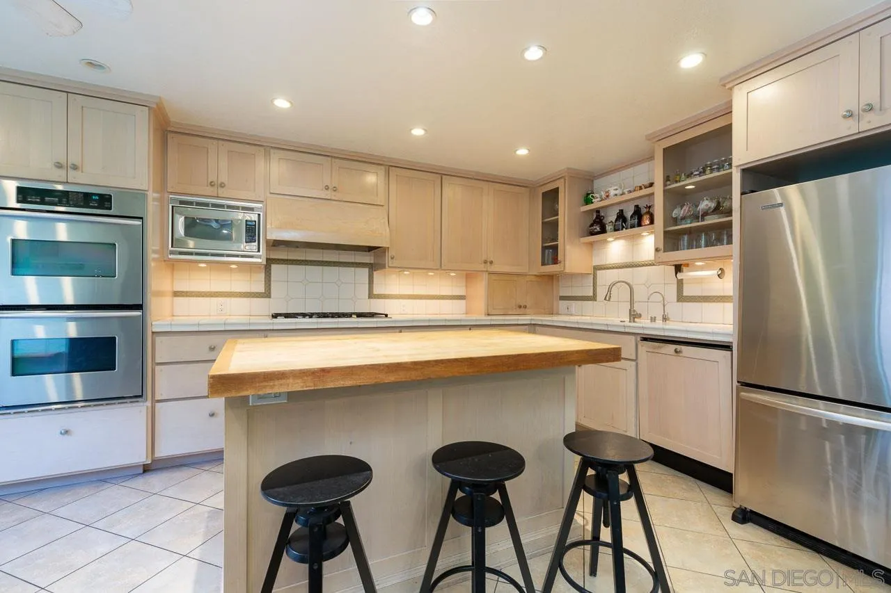 Photo #11: 260009200 Listing: Photo #11