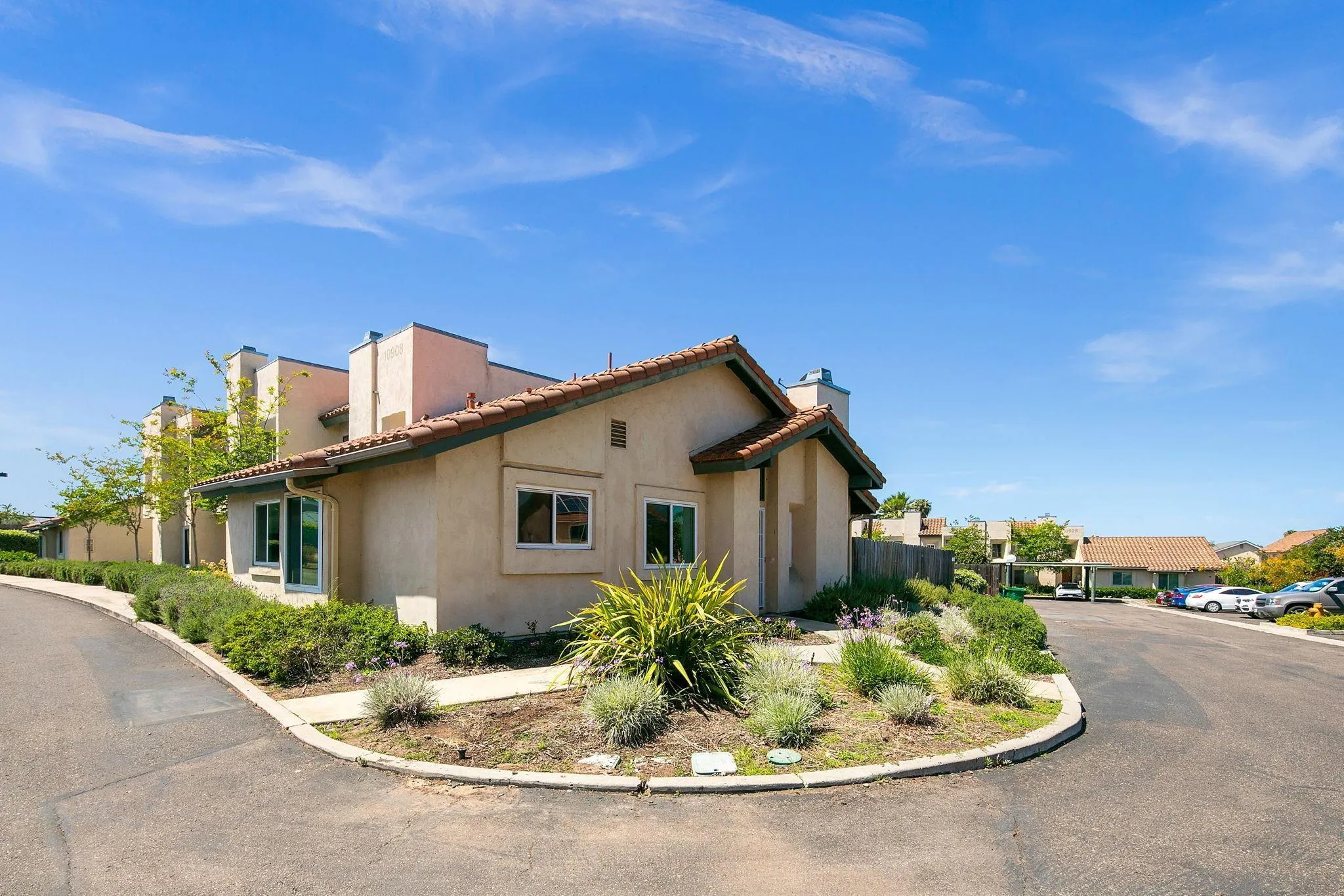 Photo #27: 260009201 Listing: Photo #27