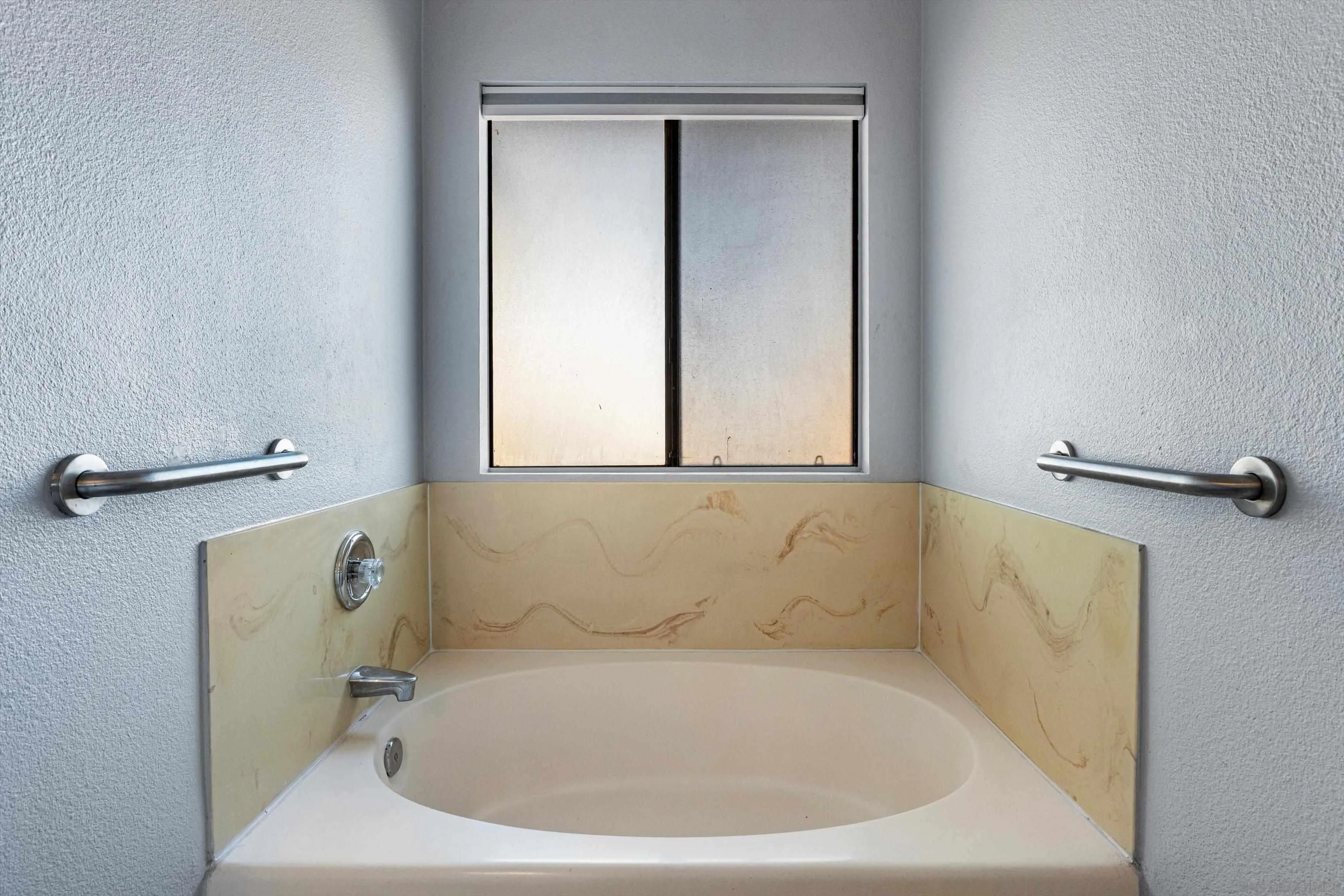 https://cdn.realtyfeed.com/cdn/127/260009202/3e37310b7a3d3251936264c8cf3db820.webp