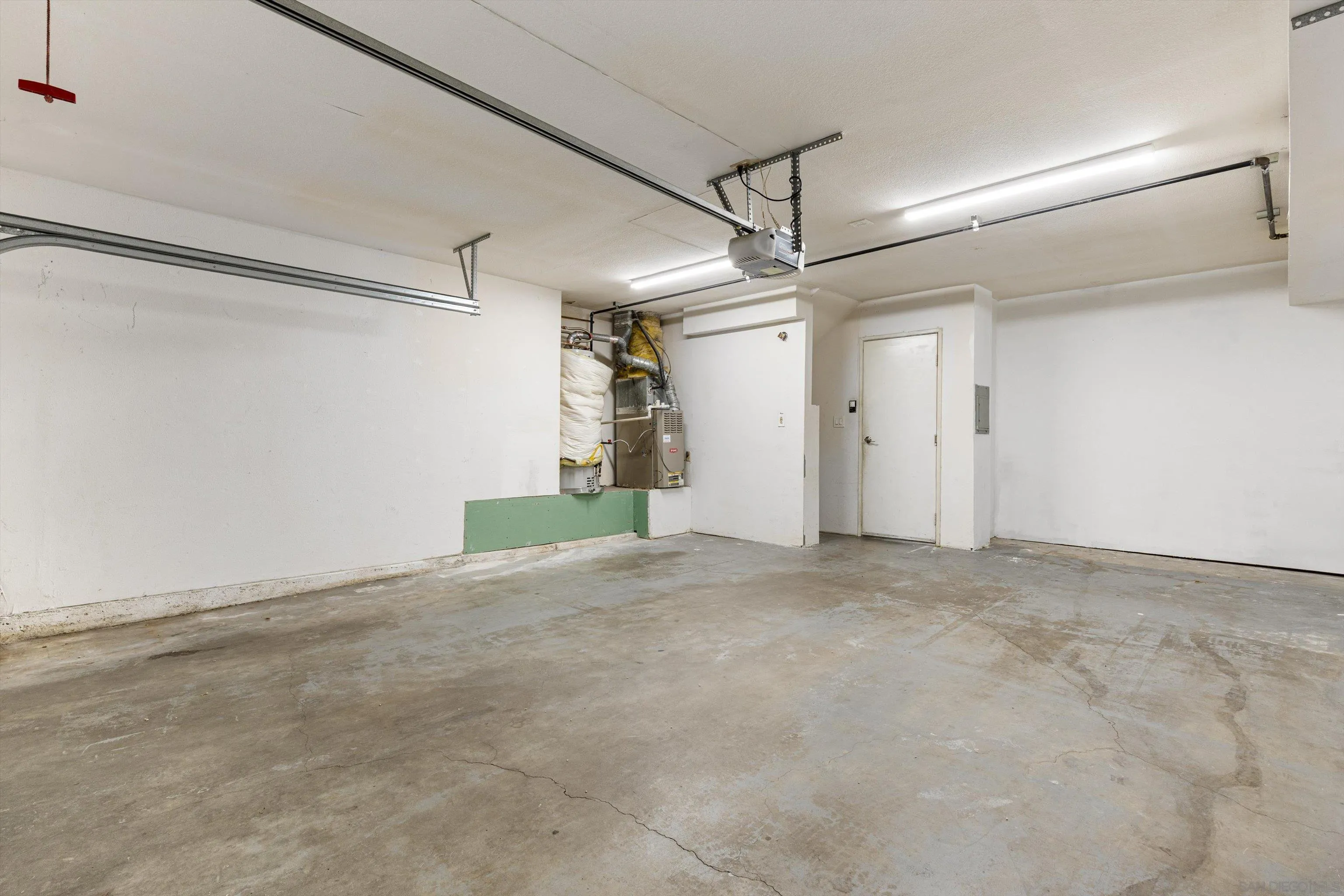 https://cdn.realtyfeed.com/cdn/127/260009202/84c2cbbf8c225bbdda21afc12a3a7318.webp