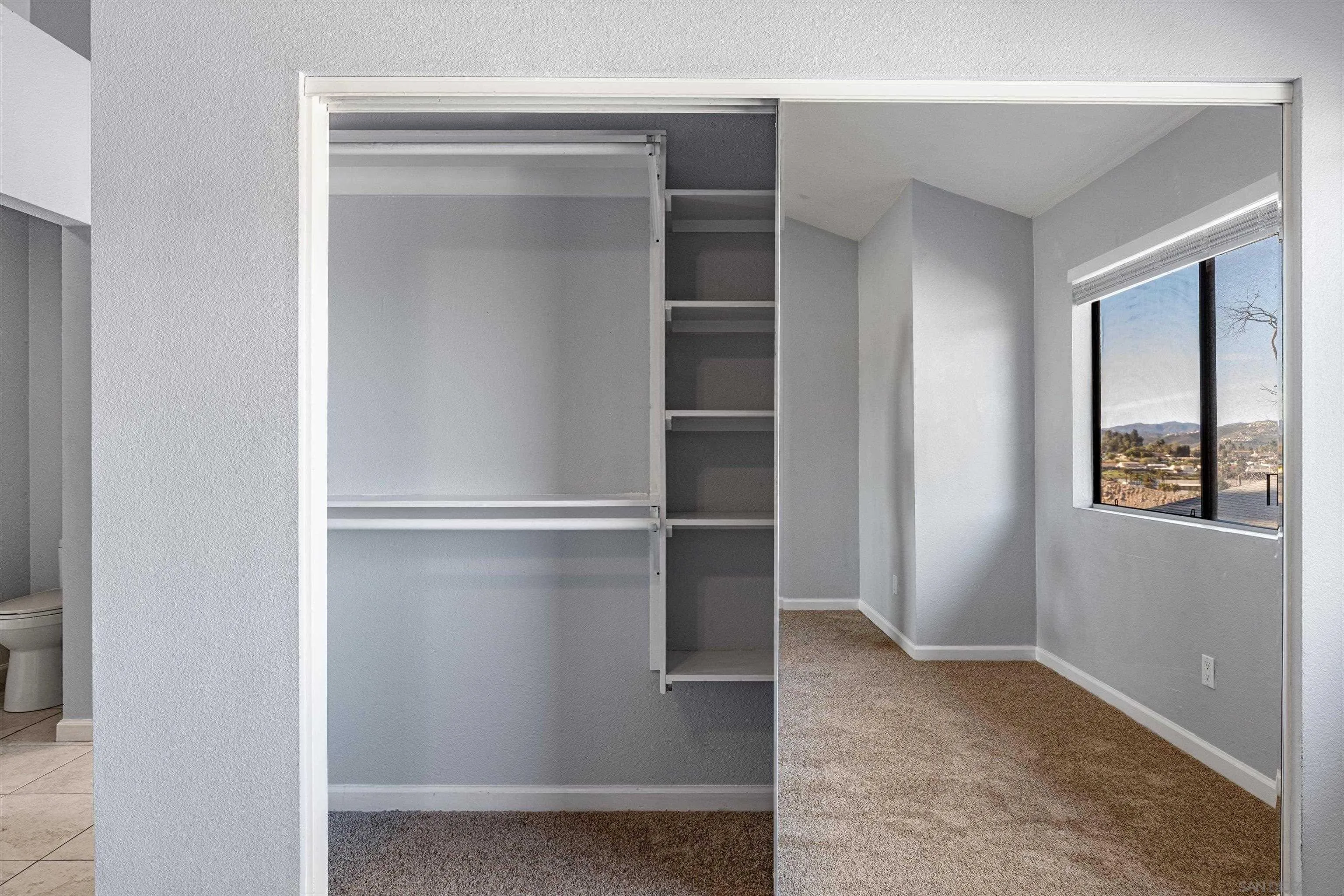 https://cdn.realtyfeed.com/cdn/127/260009202/ba72b696fd32415f915455c3ad9aab00.webp