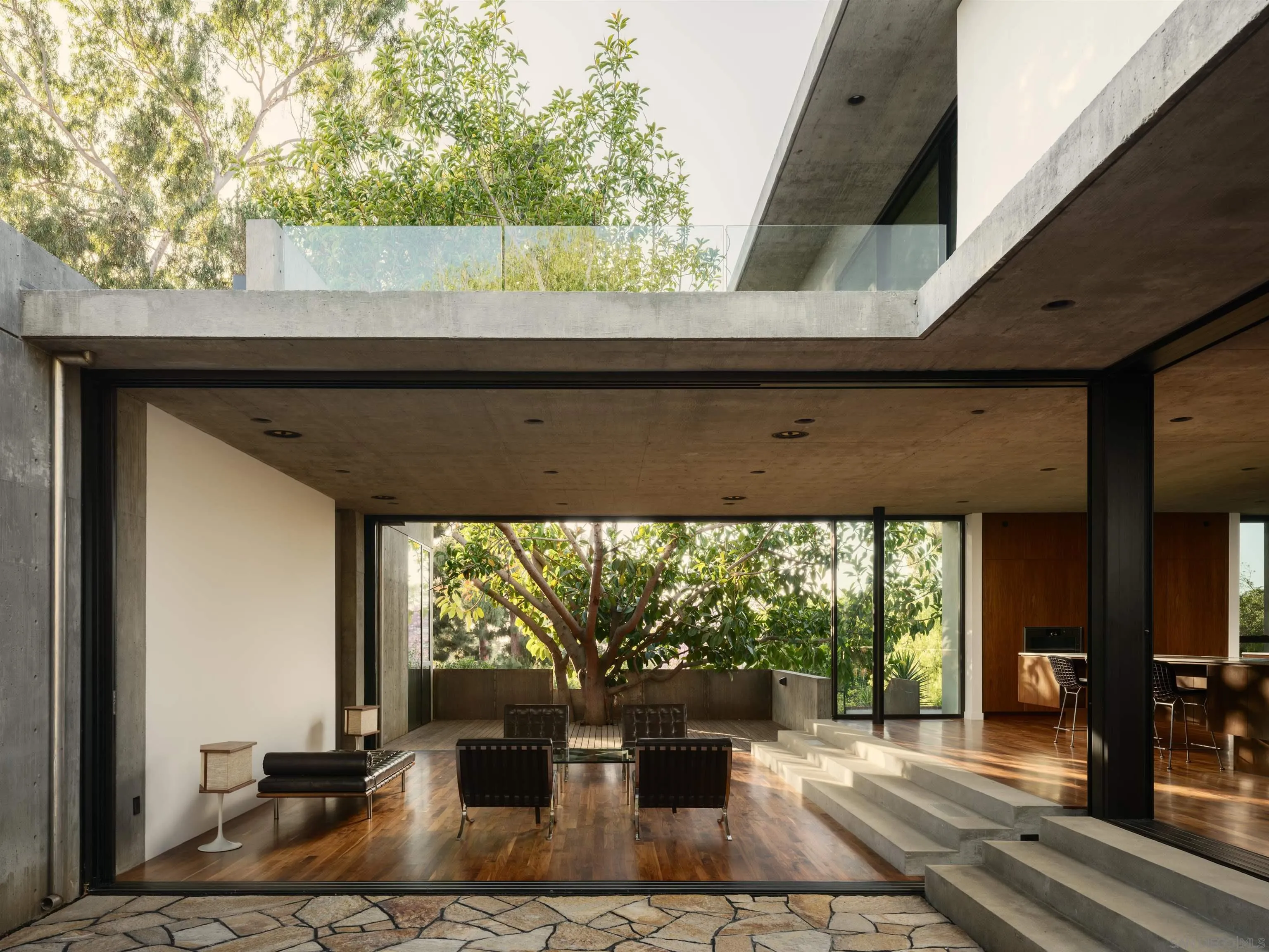 https://cdn.realtyfeed.com/cdn/127/260009203/3c1b2474a9f9e54adb4784d714be9b78.webp