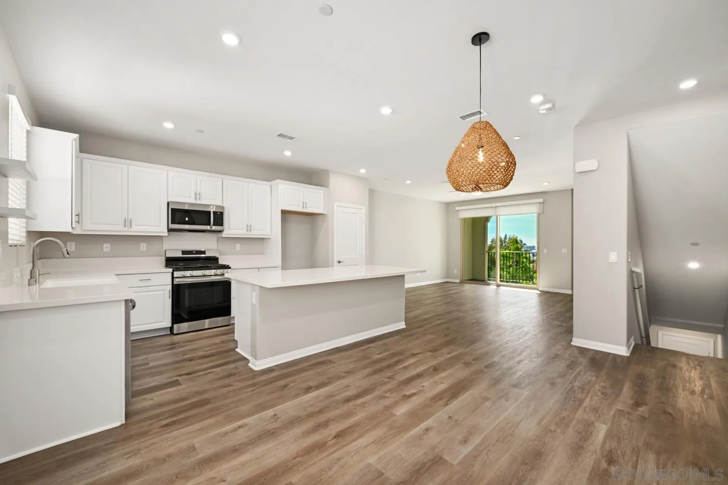 Photo #3: 260009211 Listing: Photo #3