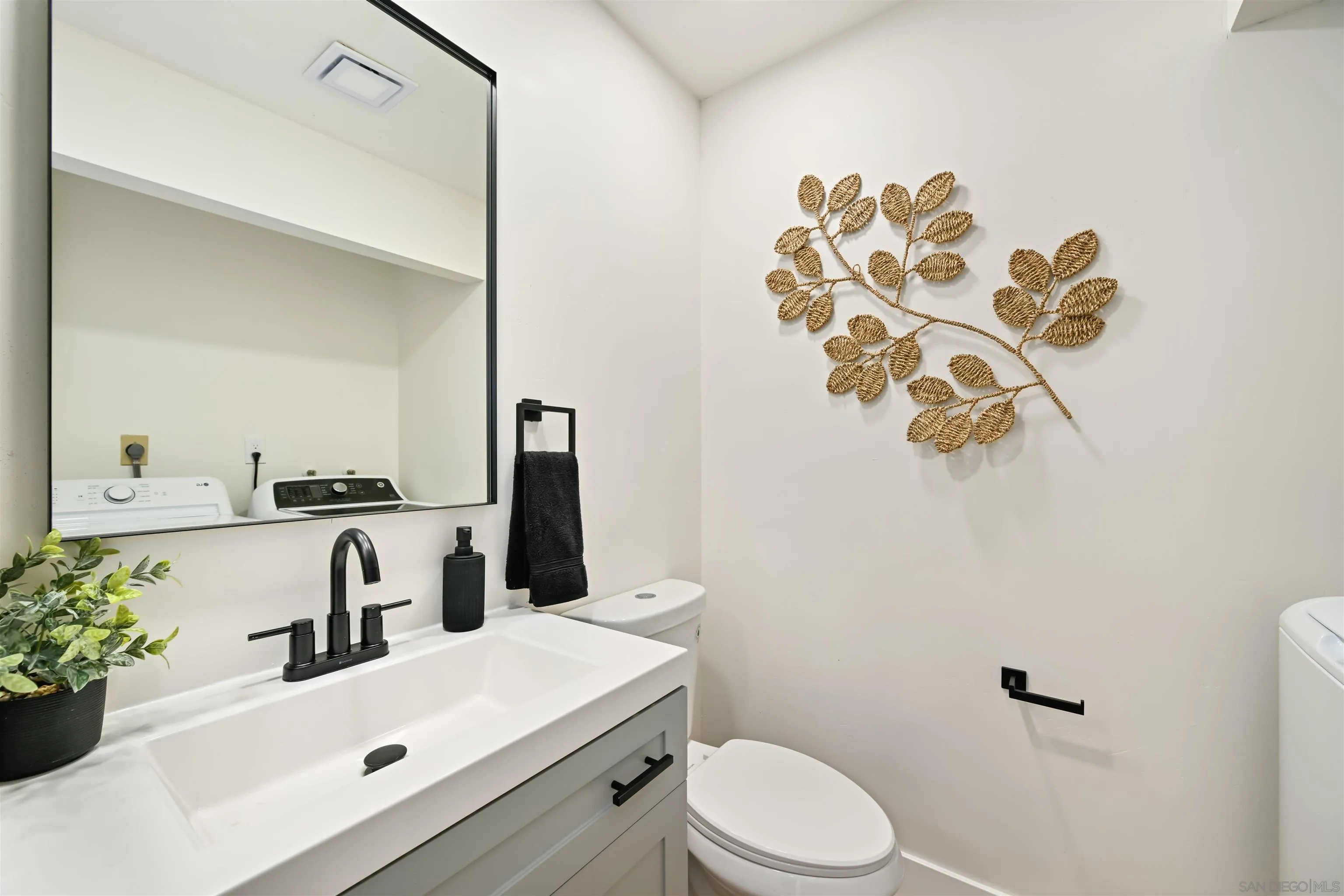 https://cdn.realtyfeed.com/cdn/127/260009214/a1e0981db9c945ca941be745eefb94b0.webp