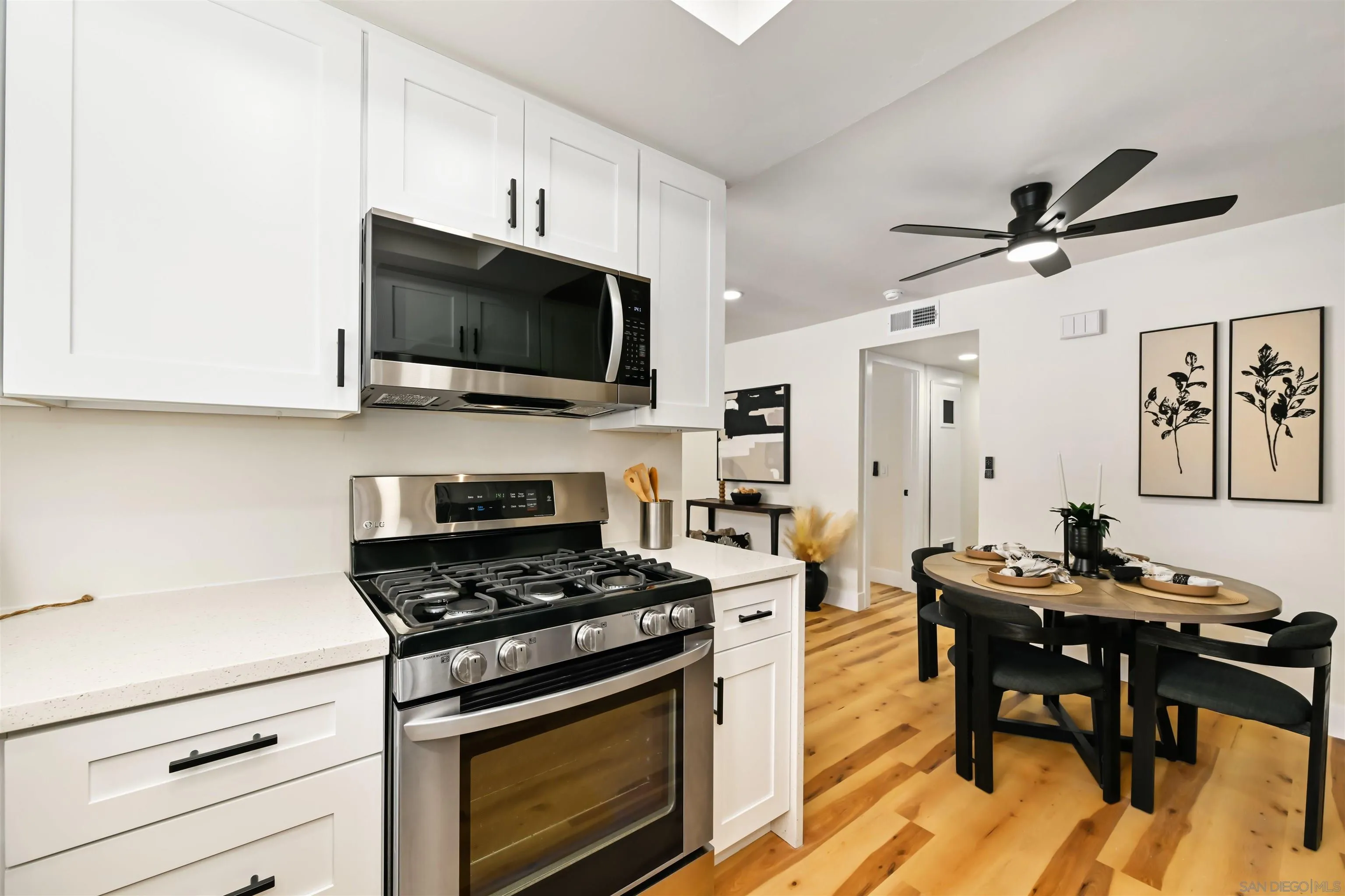 https://cdn.realtyfeed.com/cdn/127/260009214/f2da68863952d4775014e92e5f18ec7a.webp