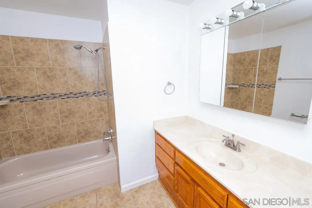 Photo #13: 260009215 Listing: Photo #13