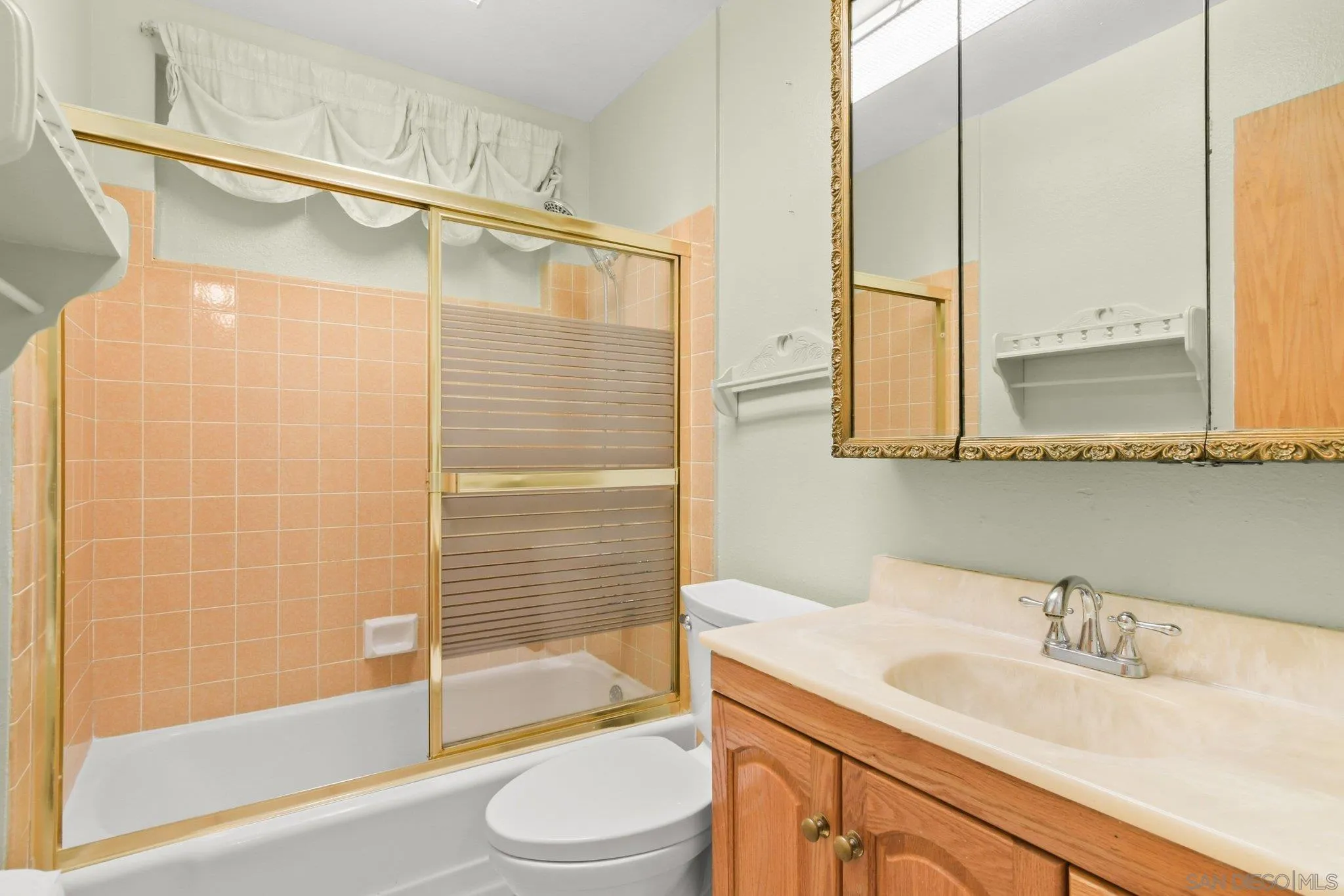 877 Alveda Avenue, El Cajon, CA, 92019