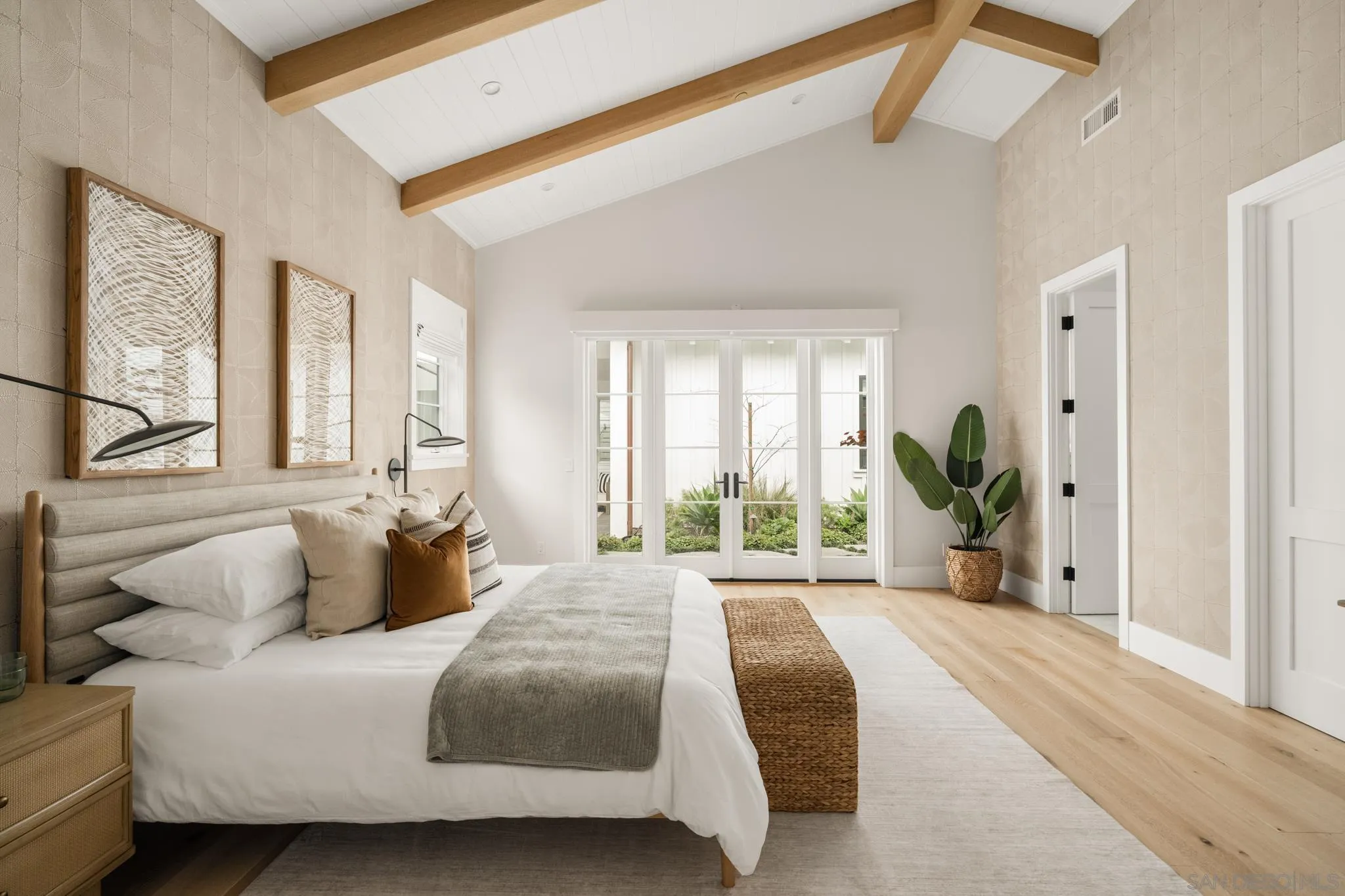 https://cdn.realtyfeed.com/cdn/127/260009224/03a43273d5dc72e17c65f181059f19eb.webp