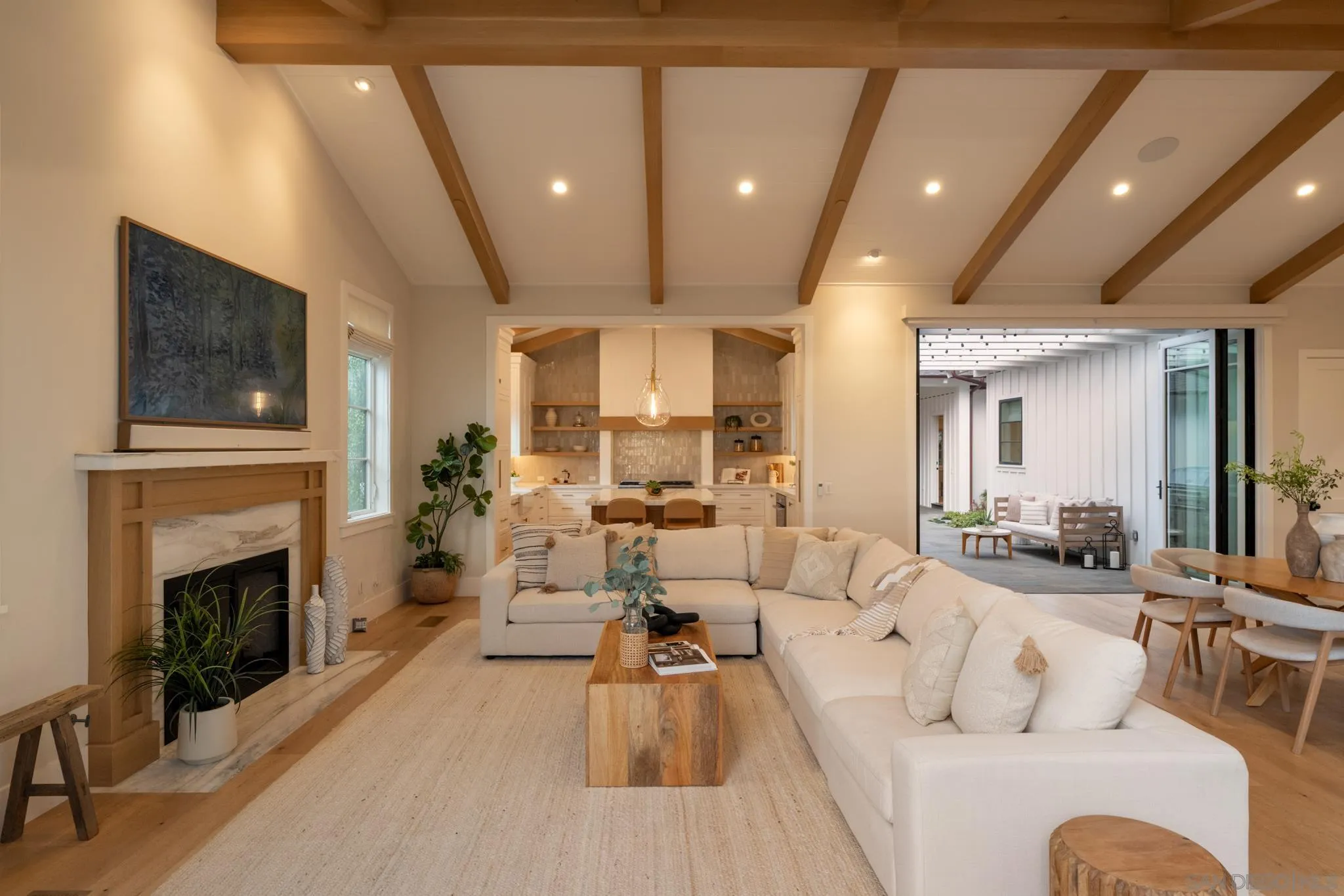 https://cdn.realtyfeed.com/cdn/127/260009224/4bb90ed80dc132519756f0a808e562b2.webp