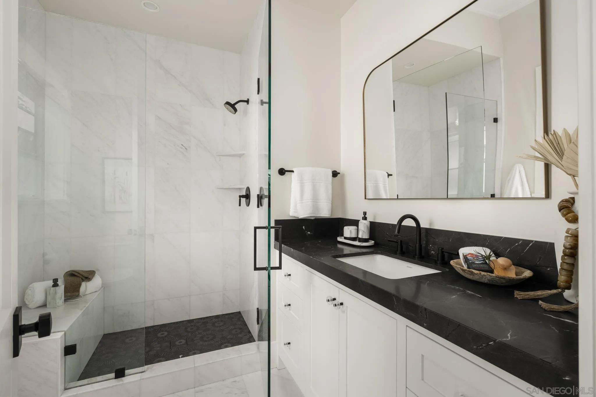 https://cdn.realtyfeed.com/cdn/127/260009224/5b164d63577c49aaaa1b809021f88deb.webp