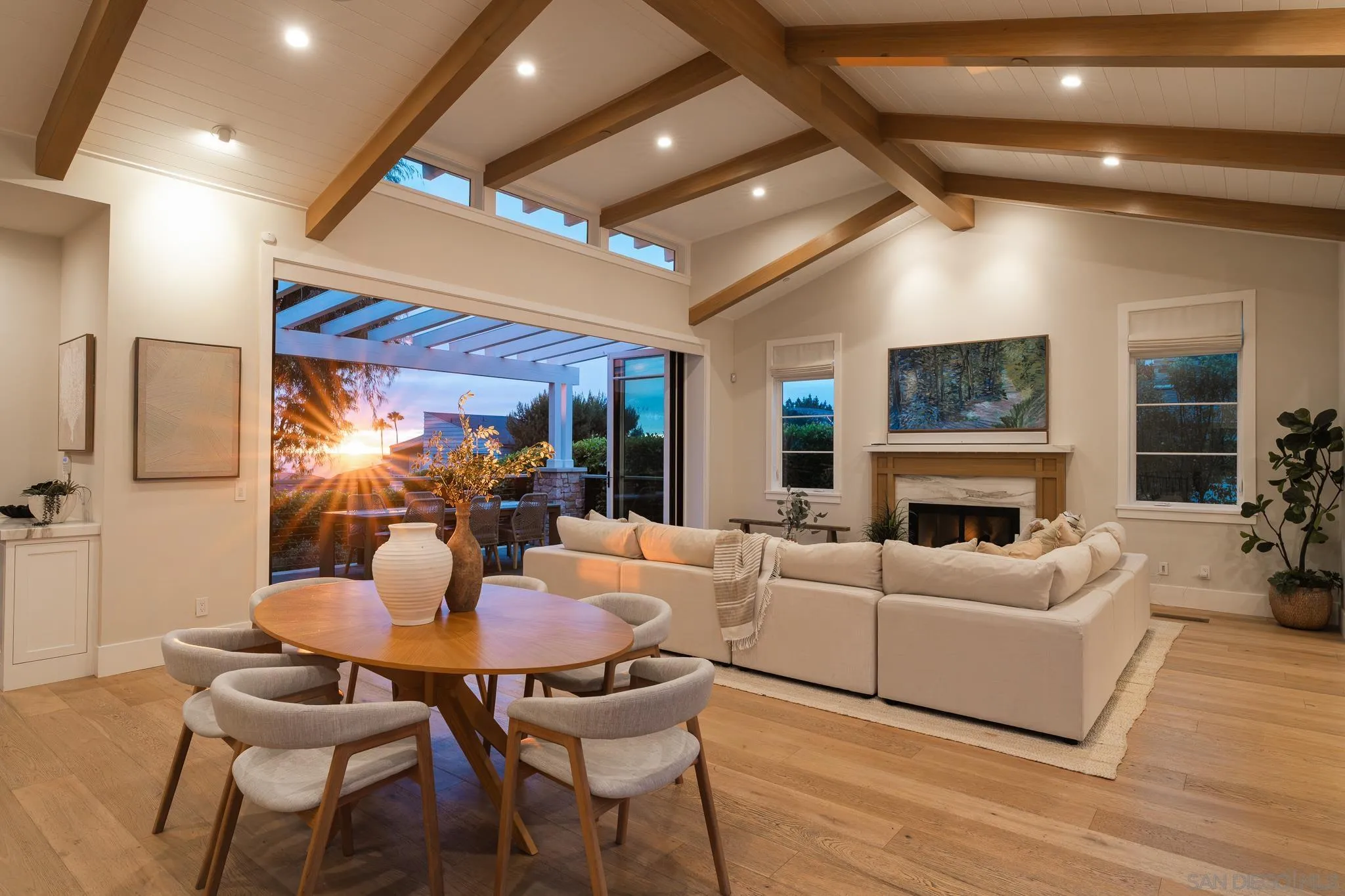 https://cdn.realtyfeed.com/cdn/127/260009224/78ba3066271bb4339556739368450eb9.webp