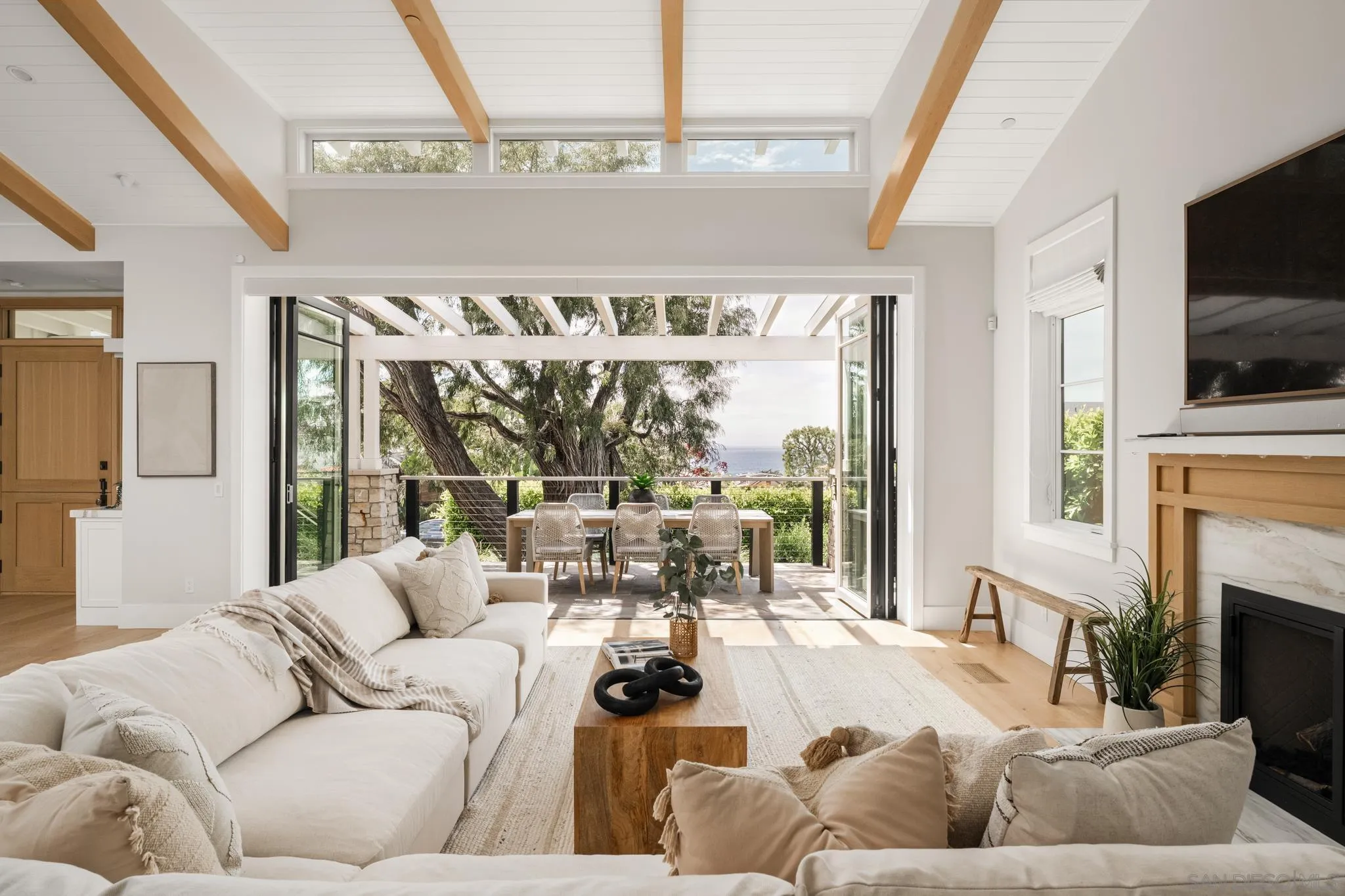 https://cdn.realtyfeed.com/cdn/127/260009224/a6047bff375759ffe5d6e93db36e0c50.webp