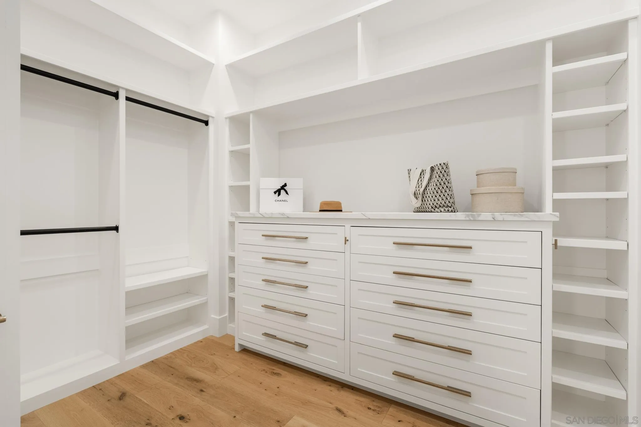 https://cdn.realtyfeed.com/cdn/127/260009224/d7637a0fc54a65594b7b41467c41aee7.webp