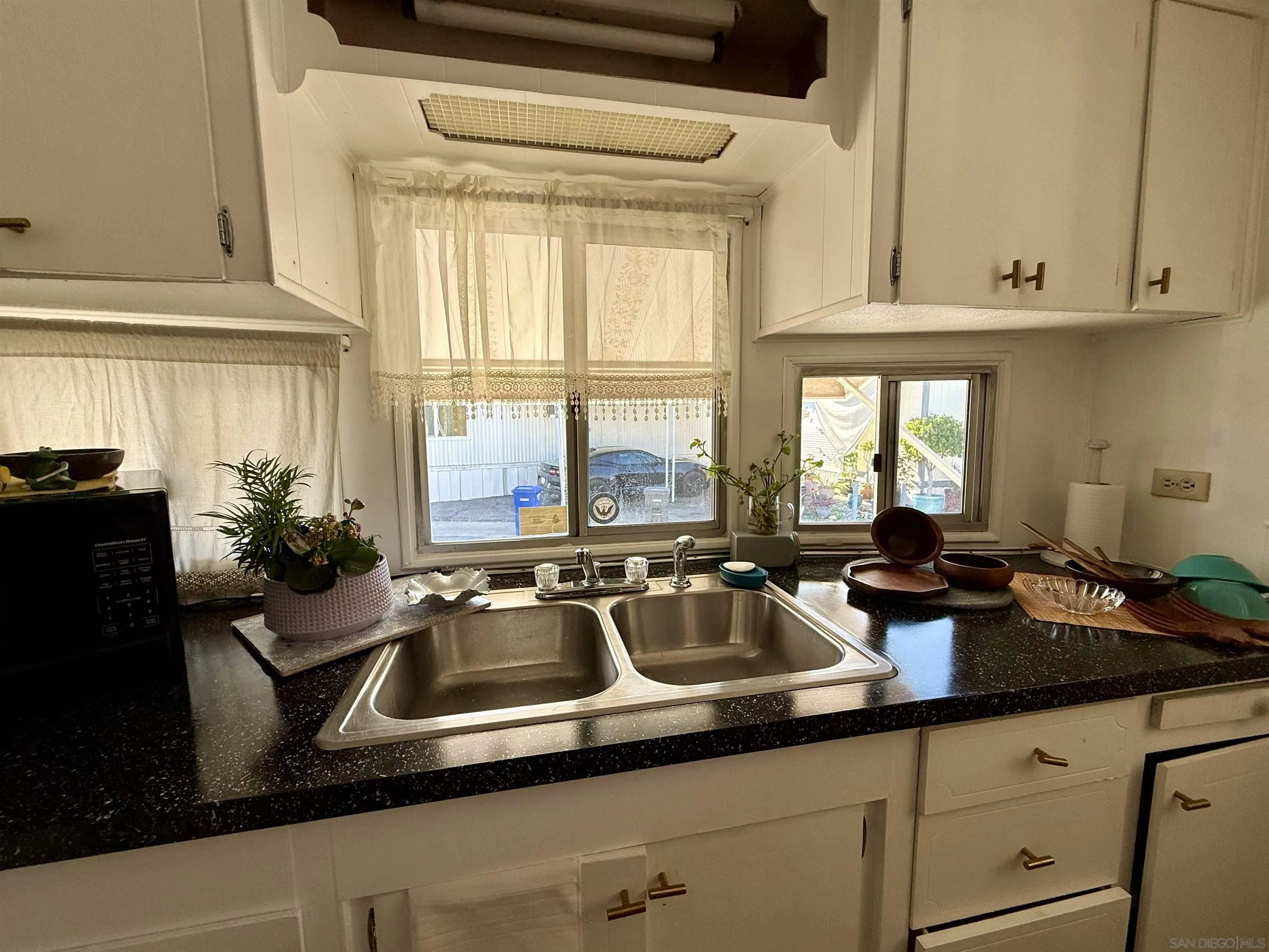 https://cdn.realtyfeed.com/cdn/127/260009228/7af32aa4b7d426684cde1e0297a7f6f3.webp