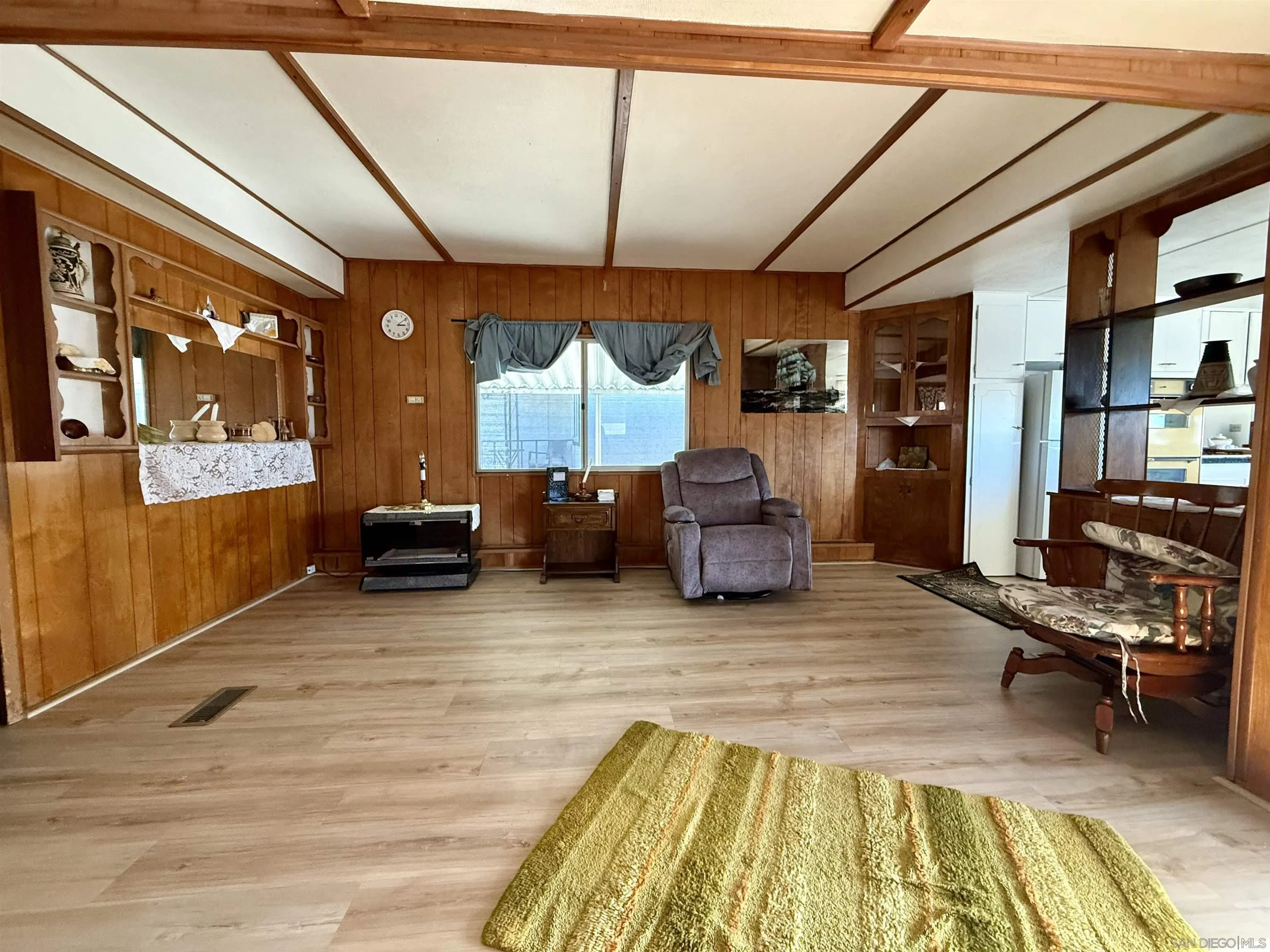 https://cdn.realtyfeed.com/cdn/127/260009228/b4bde588786f42738565f62020b3d145.webp