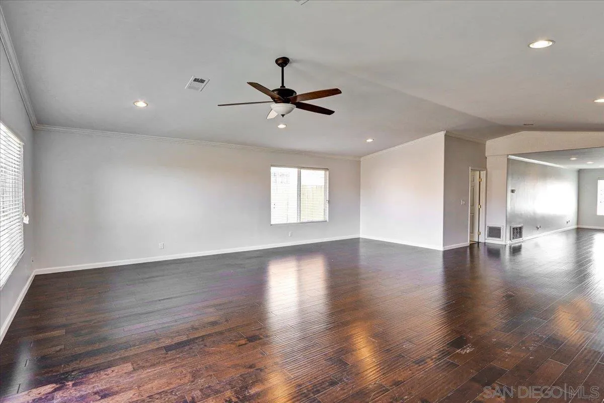https://cdn.realtyfeed.com/cdn/127/260009235/1a9ed24130f8b834897178163adc0c7c.webp