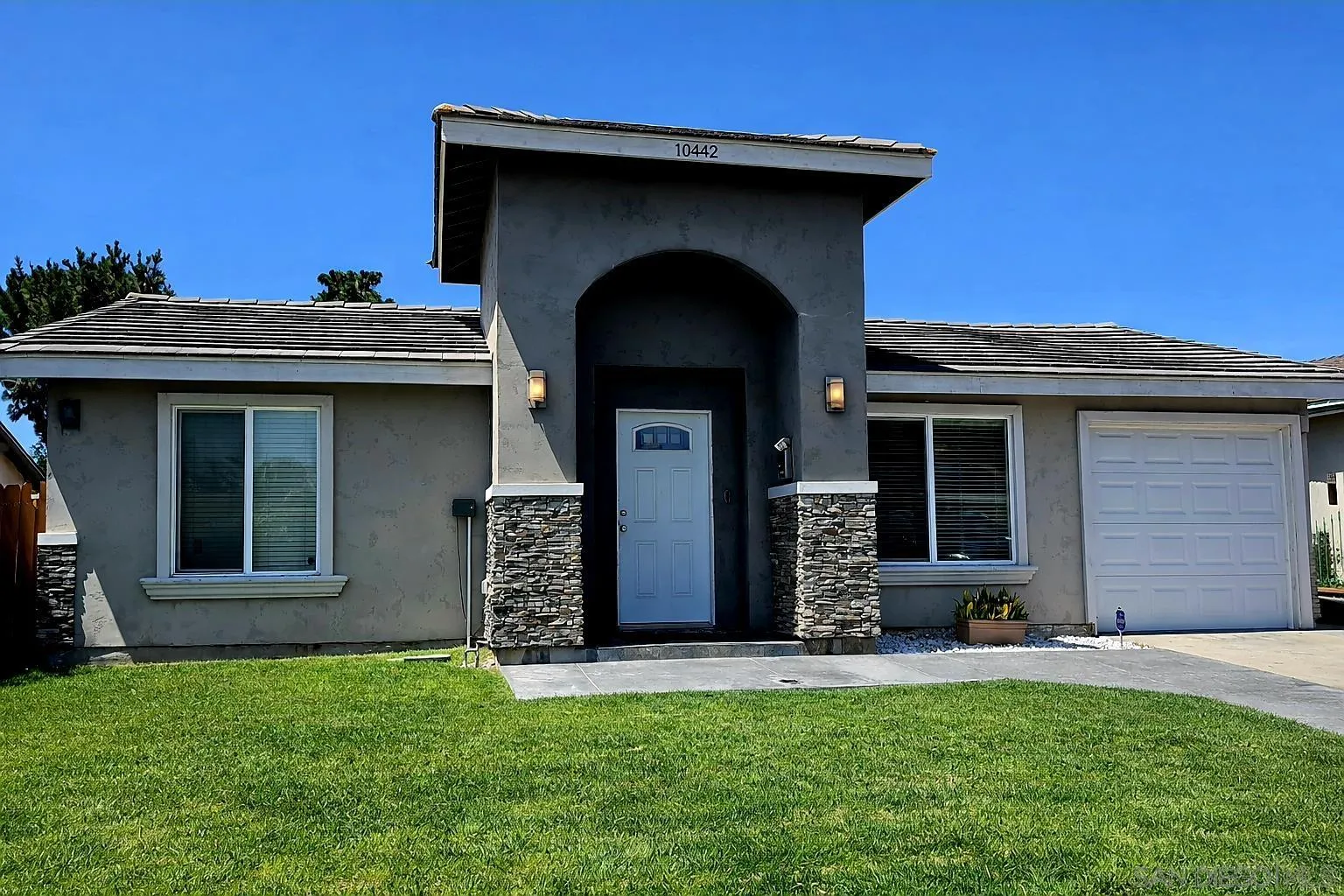 https://cdn.realtyfeed.com/cdn/127/260009235/7edbb530569d67300dfd8e54a216465c.webp