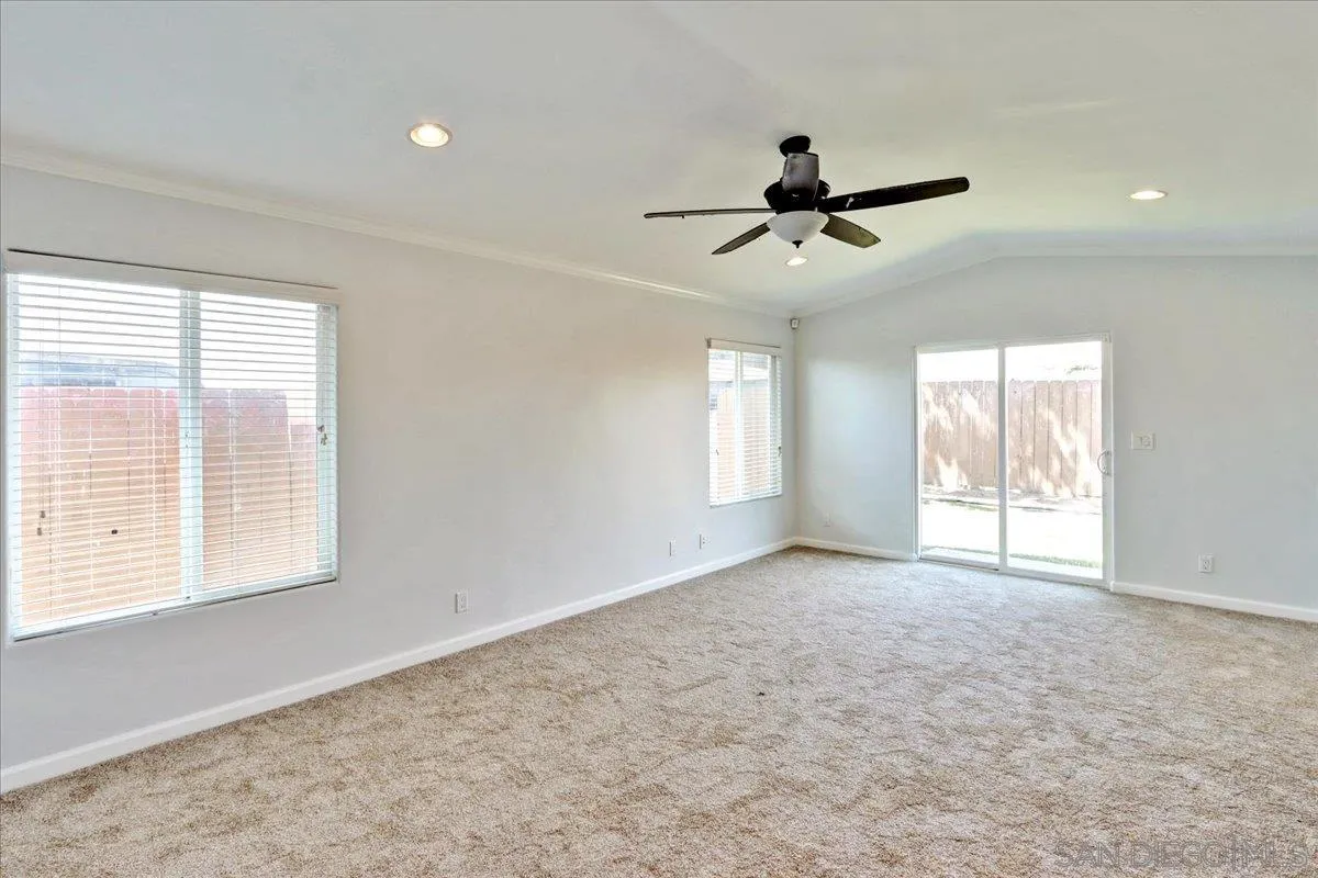 https://cdn.realtyfeed.com/cdn/127/260009235/c3b668c4203ef61c22cb4b104aae3619.webp