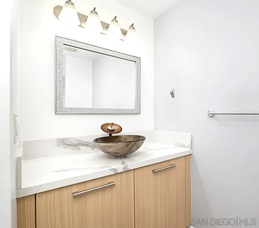 Photo #12: 260009239 Listing: Photo #12