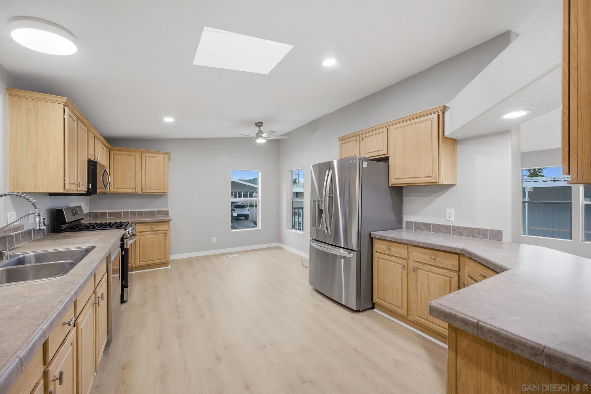 https://cdn.realtyfeed.com/cdn/127/260009240/040eb9b5a2e5c734ce6f25858dd4588c.webp