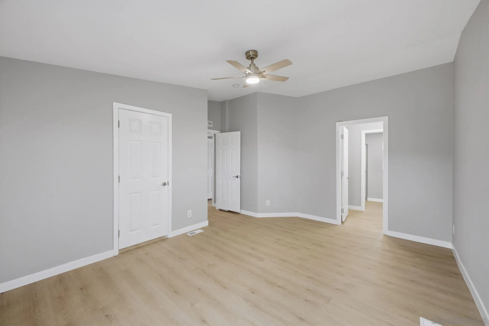 https://cdn.realtyfeed.com/cdn/127/260009240/3e35e6c706cbaa87c97bf9e61ded0d5d.webp