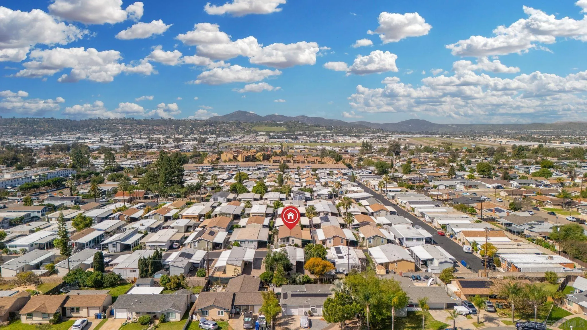 https://cdn.realtyfeed.com/cdn/127/260009240/773228f3c2c2591f5b70a8b39b285034.webp