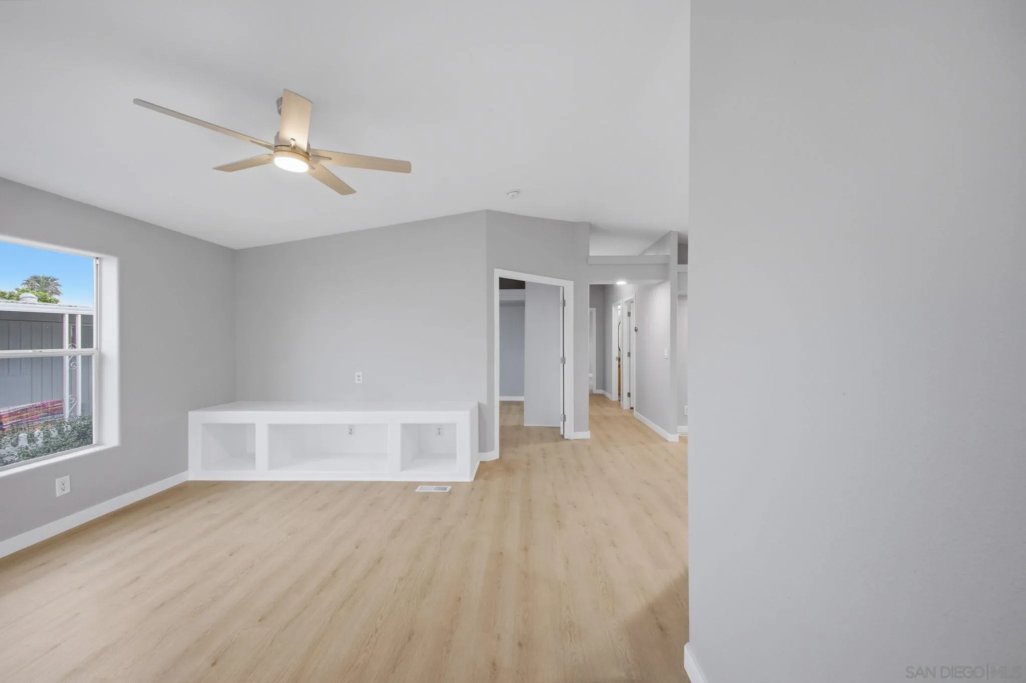 https://cdn.realtyfeed.com/cdn/127/260009240/a26388f7ed93bd14dd69d02e4eb7d1ca.webp