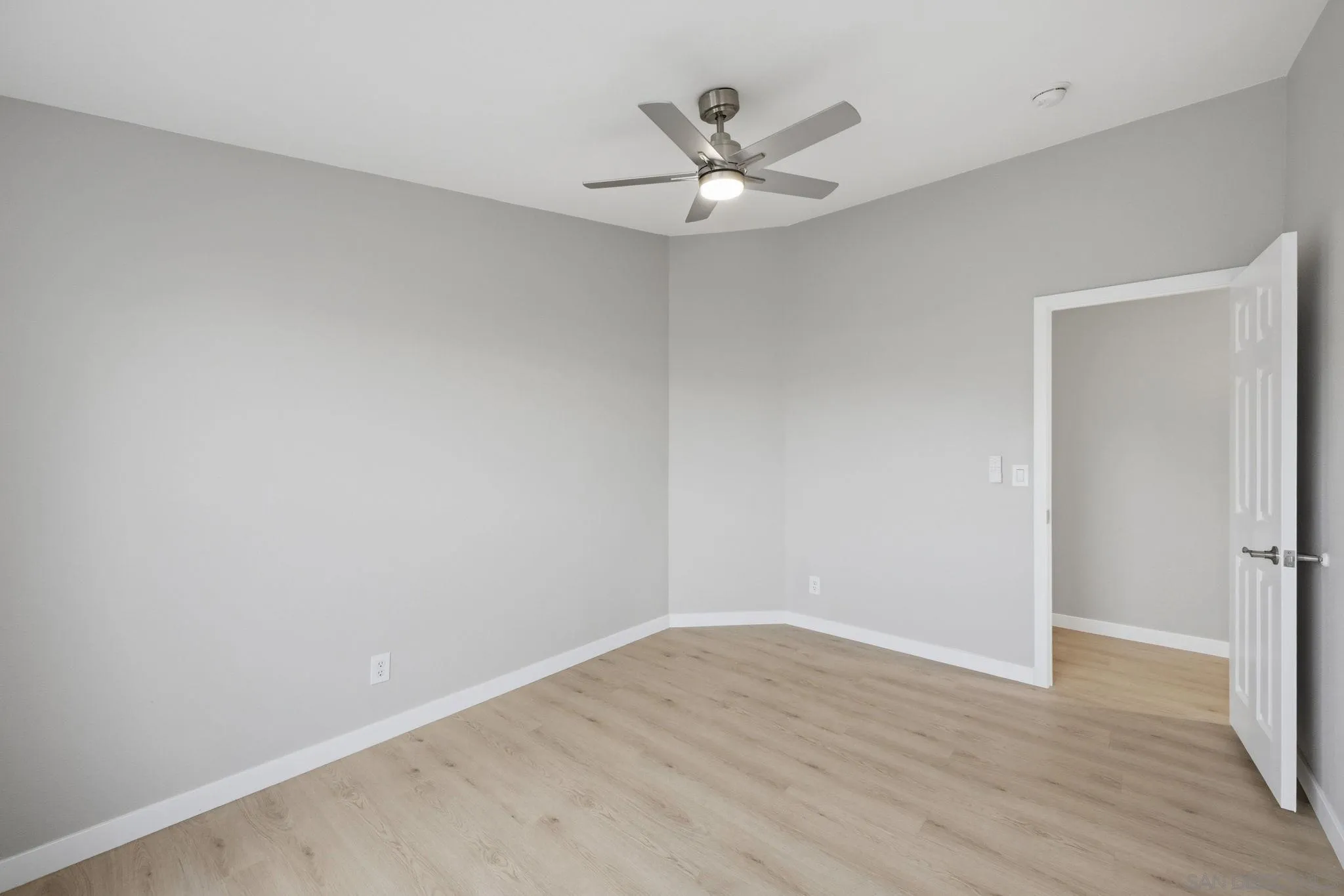 https://cdn.realtyfeed.com/cdn/127/260009240/c3c7c05277614375c825680e4ab74979.webp