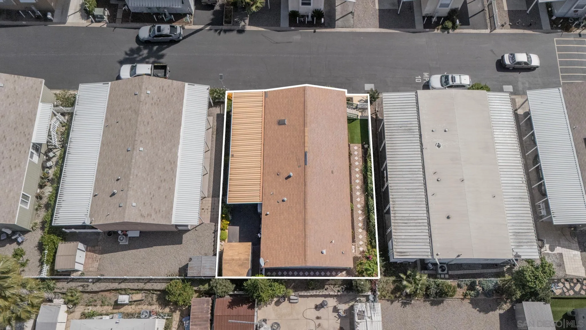 https://cdn.realtyfeed.com/cdn/127/260009240/d067eb65ef234cbd364d39c962307f09.webp