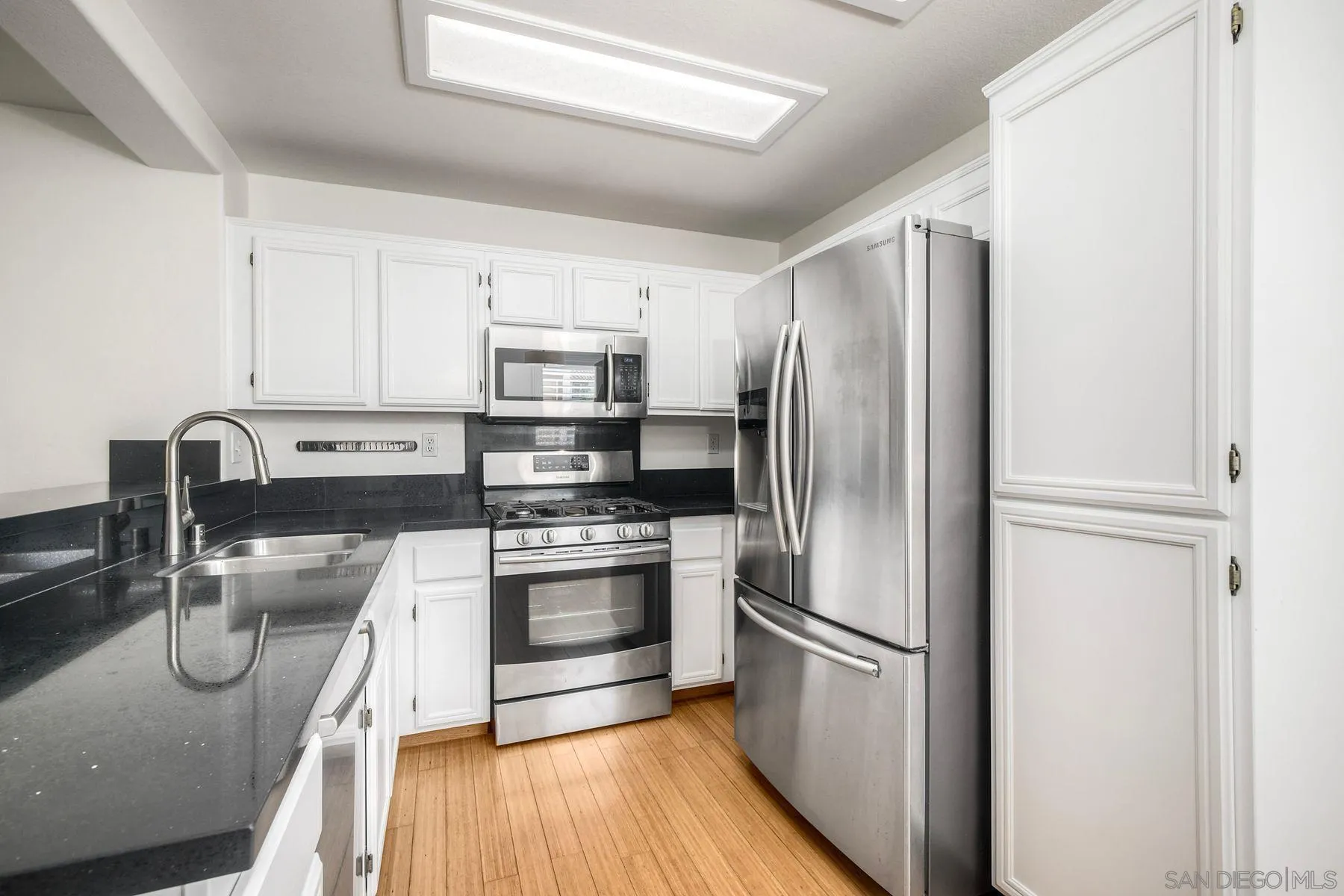 Photo #12: 260009243 Listing: Photo #12