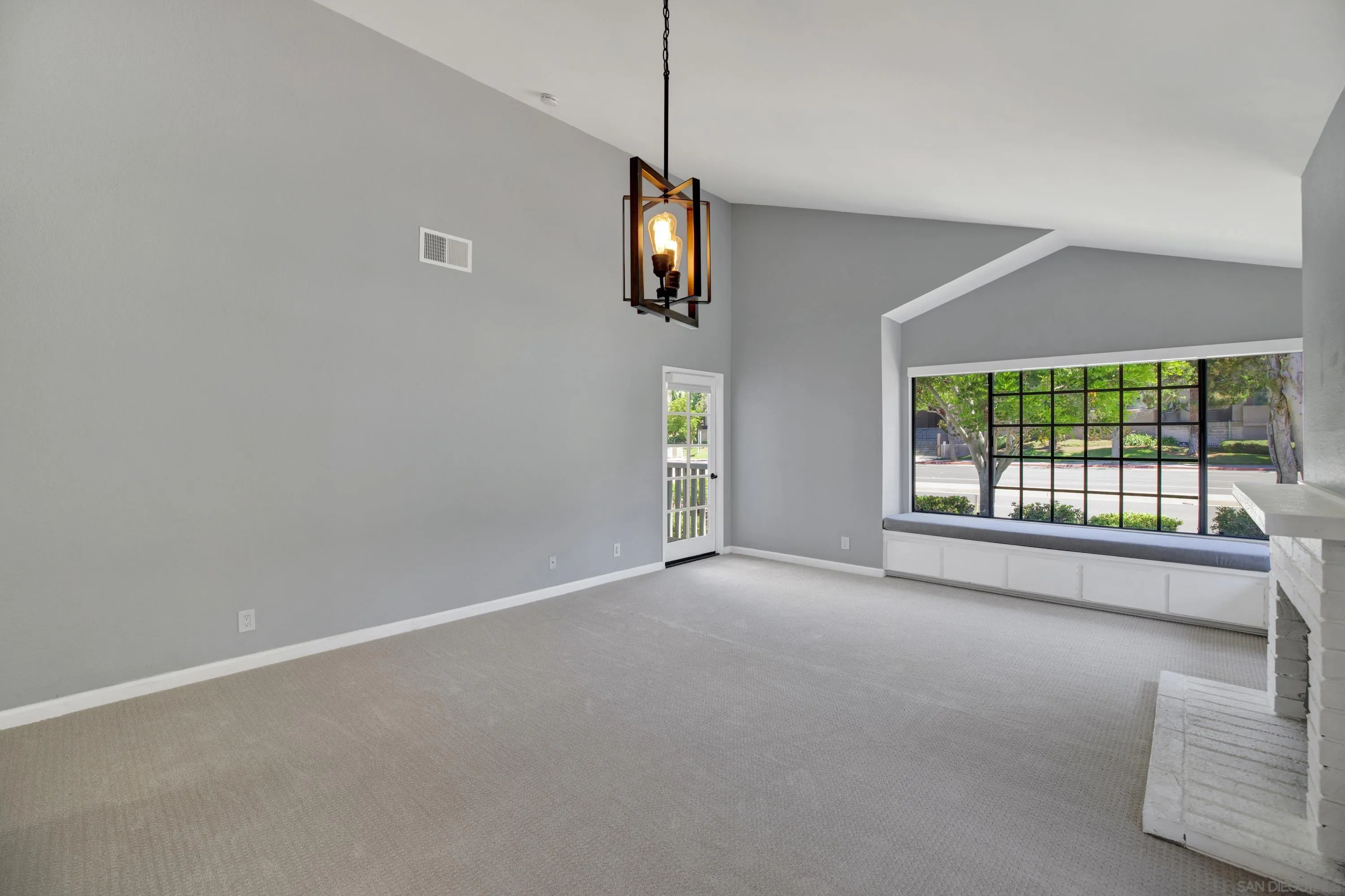 https://cdn.realtyfeed.com/cdn/127/260009244/408021afef6cd896aa96508b677f94d5.webp