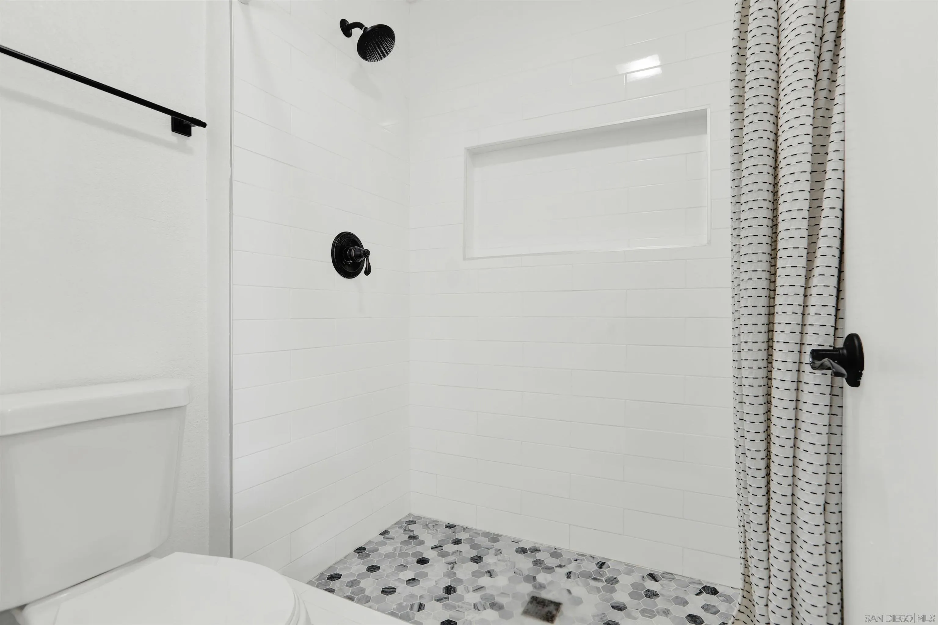 Photo #10: 260009244 Listing: Photo #10