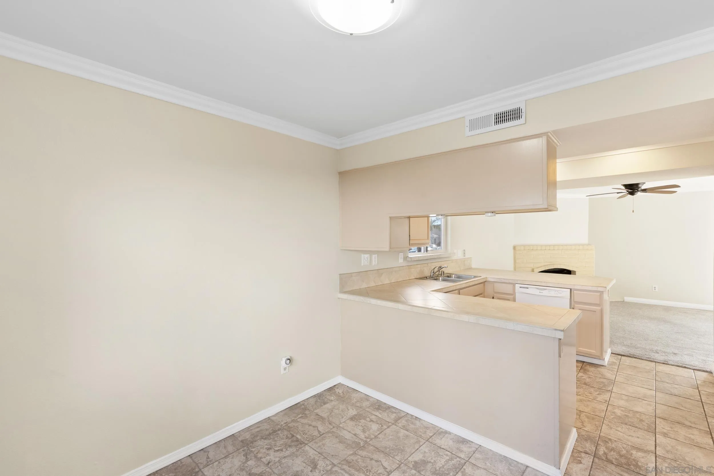 Photo #8: 260009248 Listing: Photo #8