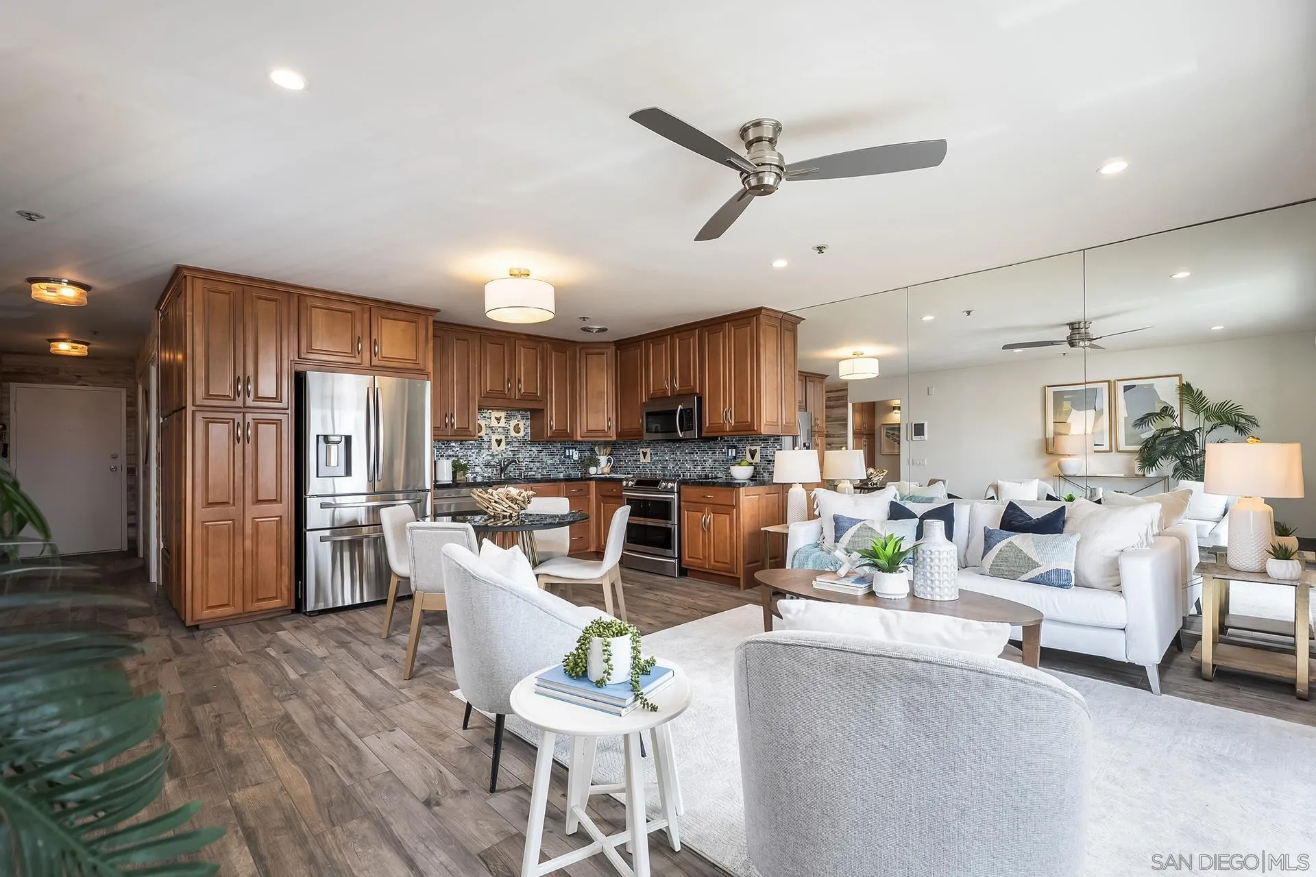 https://cdn.realtyfeed.com/cdn/127/260009254/068372f4ec21af59793eb3631c41cef9.webp