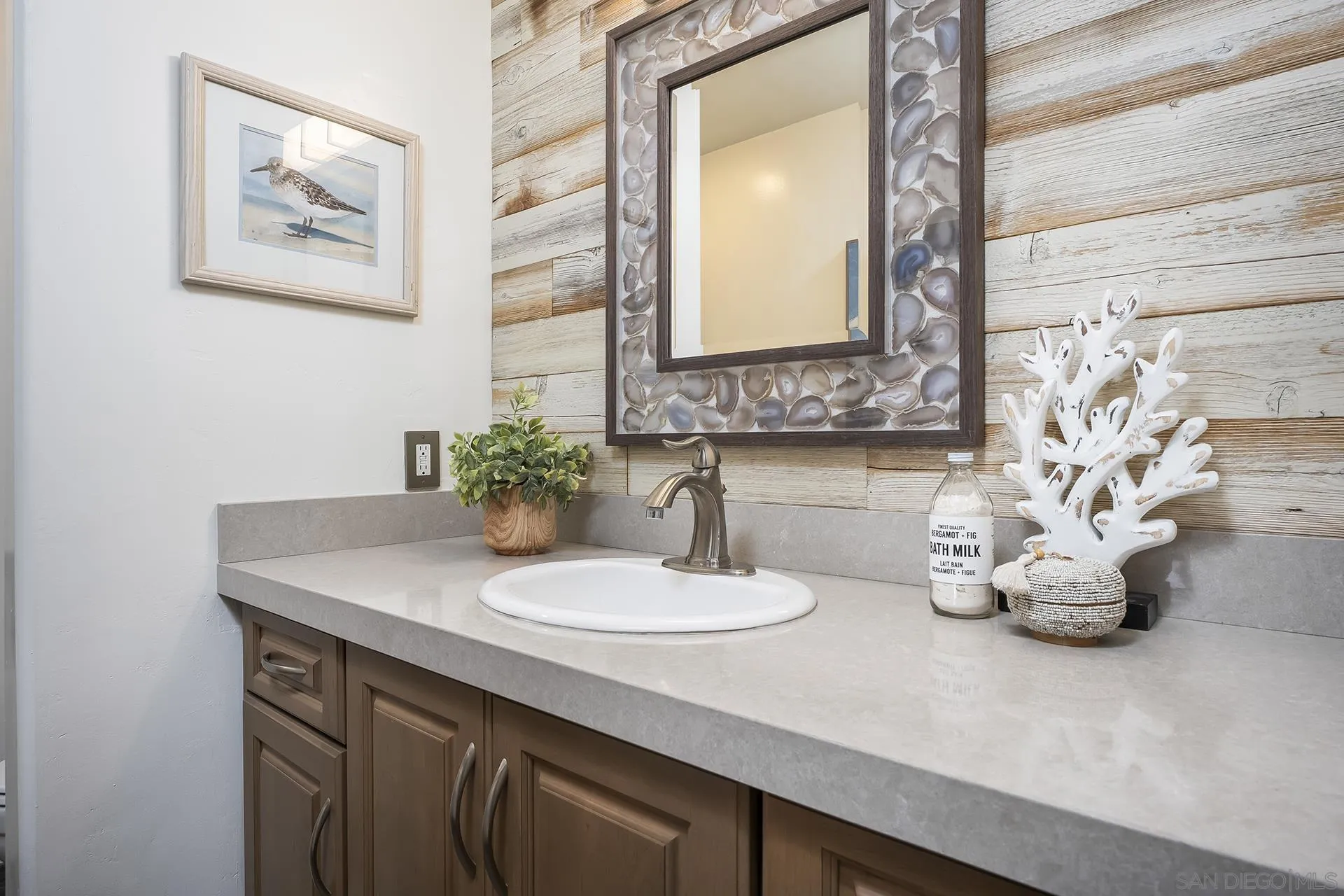 https://cdn.realtyfeed.com/cdn/127/260009254/8c8d0adac9c946a73cc0efb4f7038b27.webp