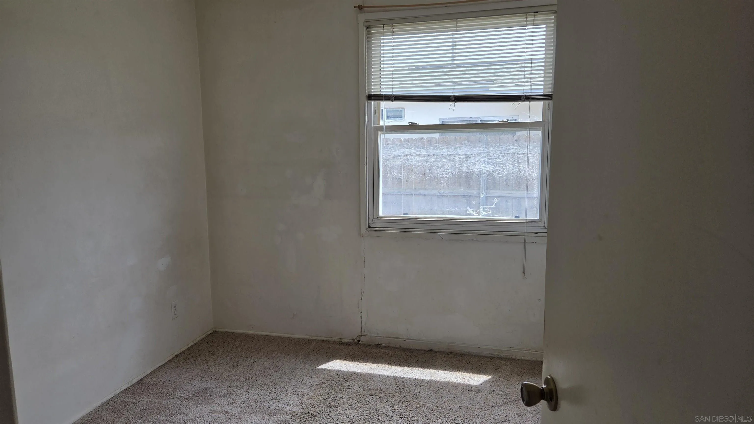 https://cdn.realtyfeed.com/cdn/127/260009261/71bdefc336d1b1b4ad195c36a80010cd.webp