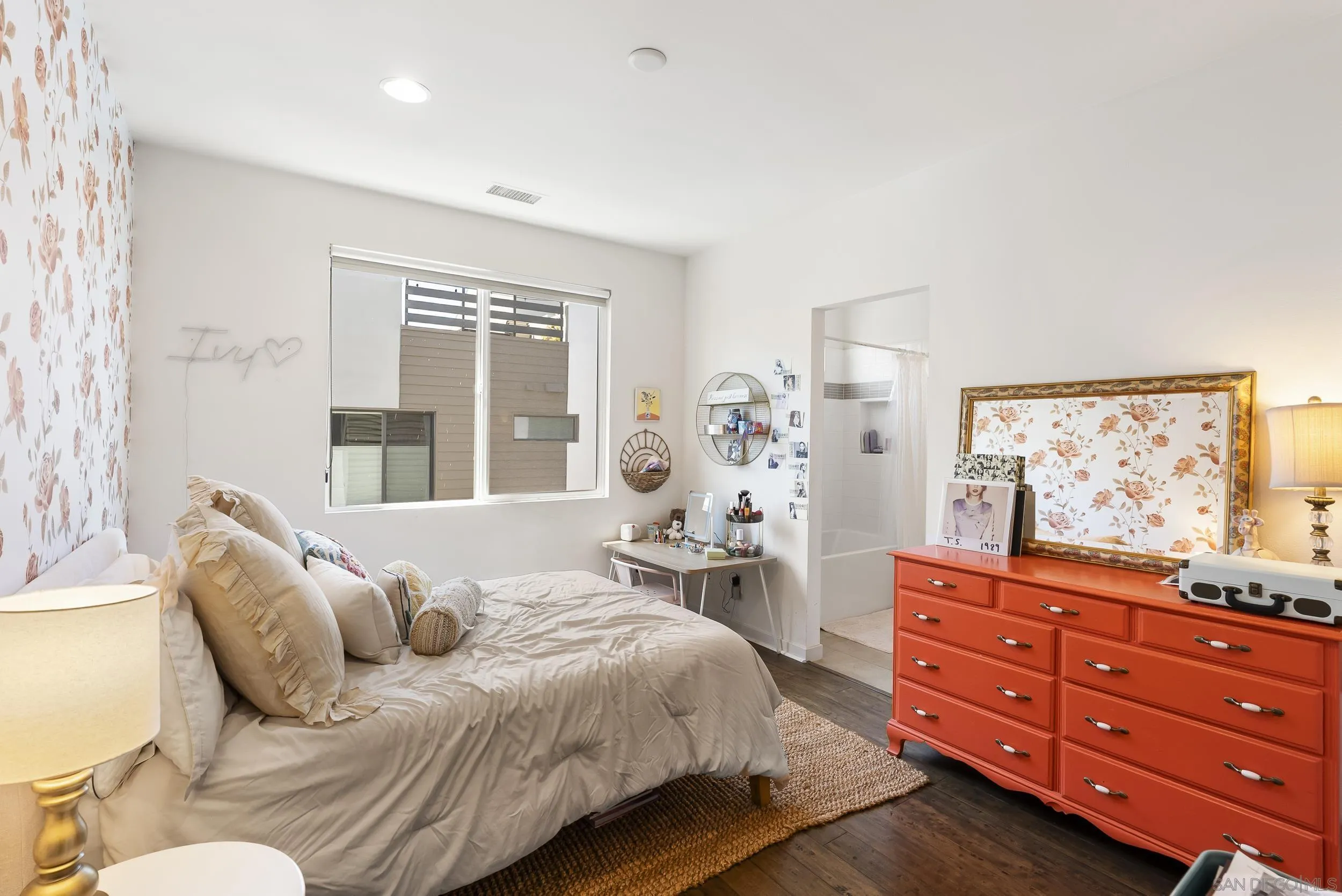 2537 State St., Carlsbad, CA, 92008