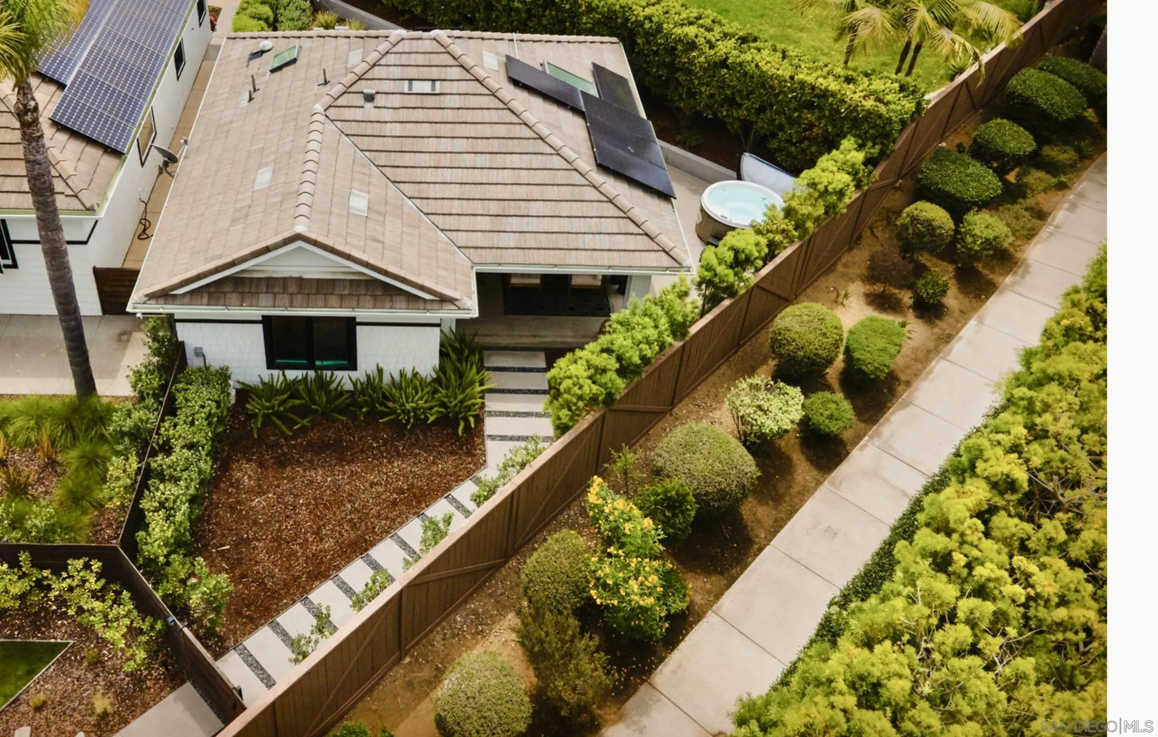 https://cdn.realtyfeed.com/cdn/127/260009273/8f83ab47fae6d4b2d8454cf589db222b.webp