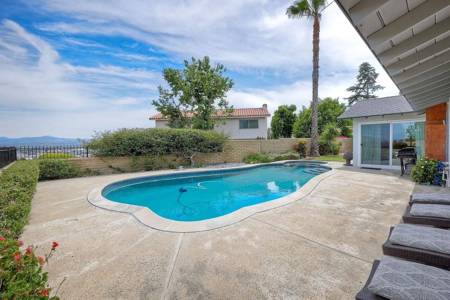 https://cdn.realtyfeed.com/cdn/127/260009274/0b05c92a13e7672770dfabdabeae9d35.webp
