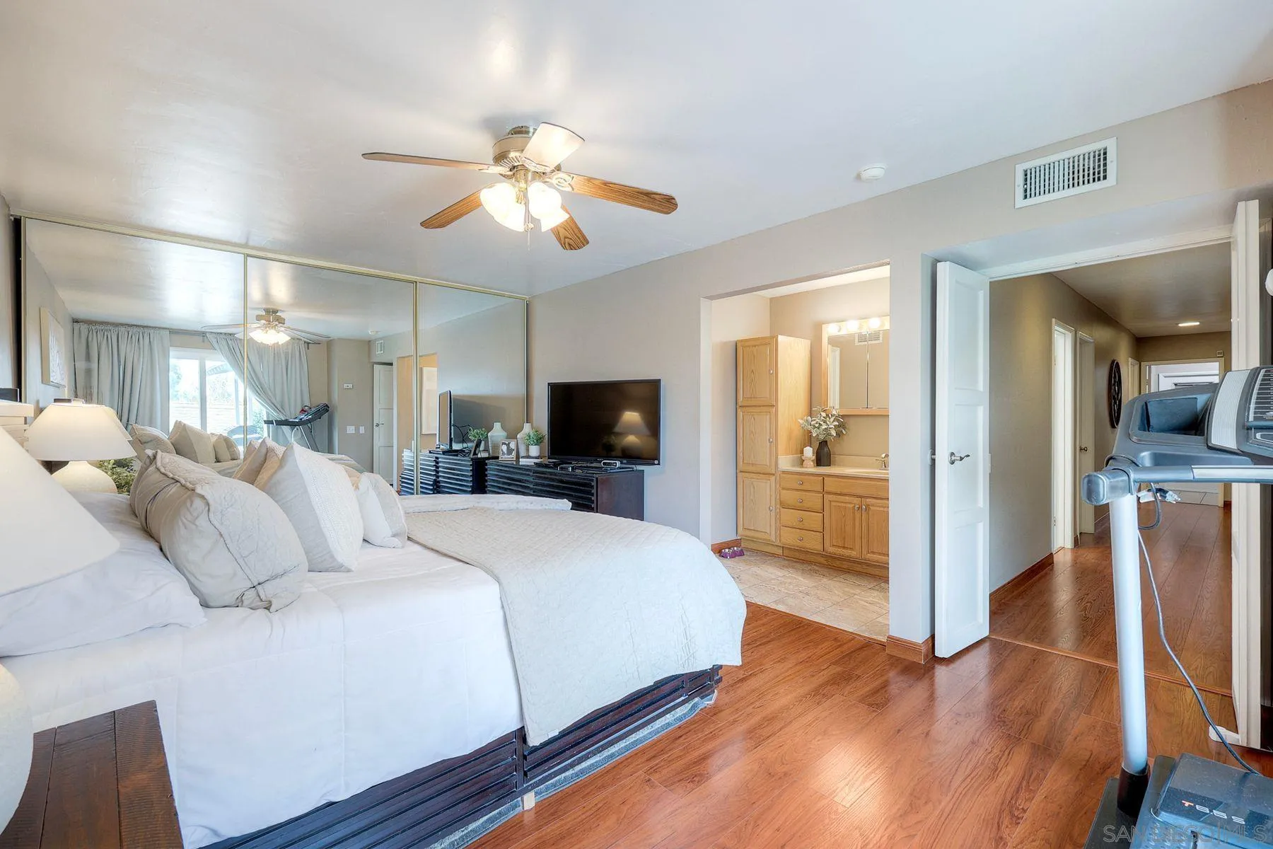 1535 Avenida Ladera