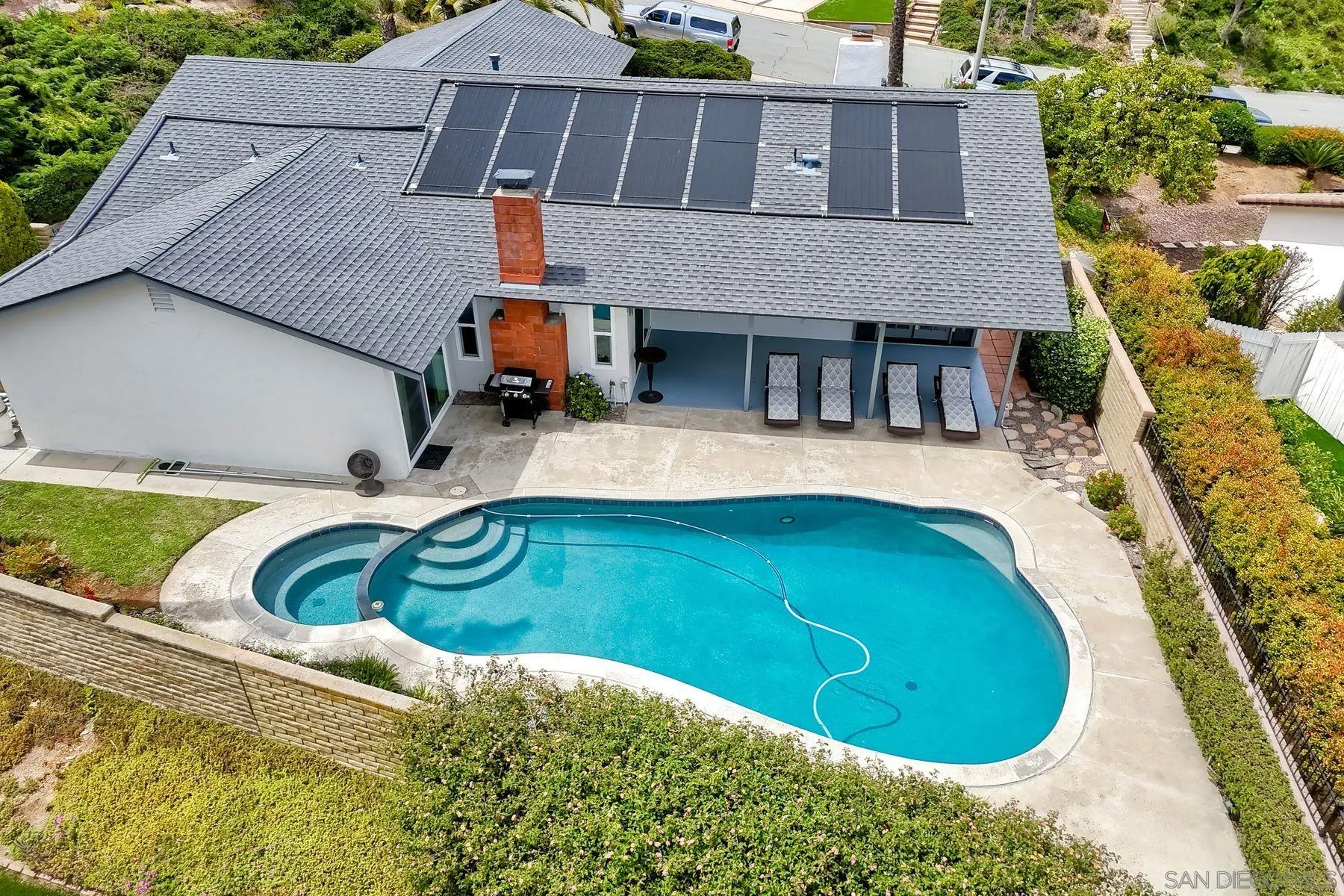 1535 Avenida Ladera
