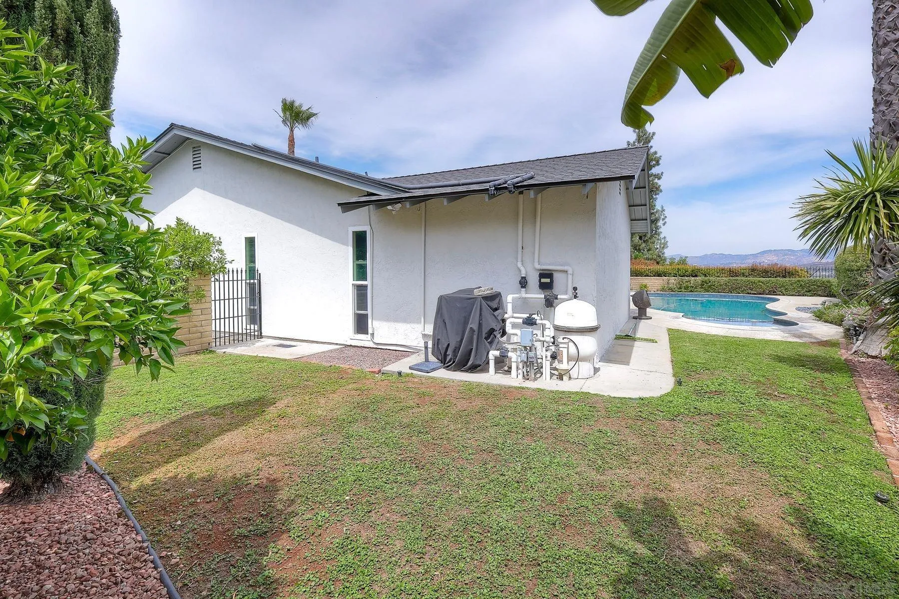 1535 Avenida Ladera