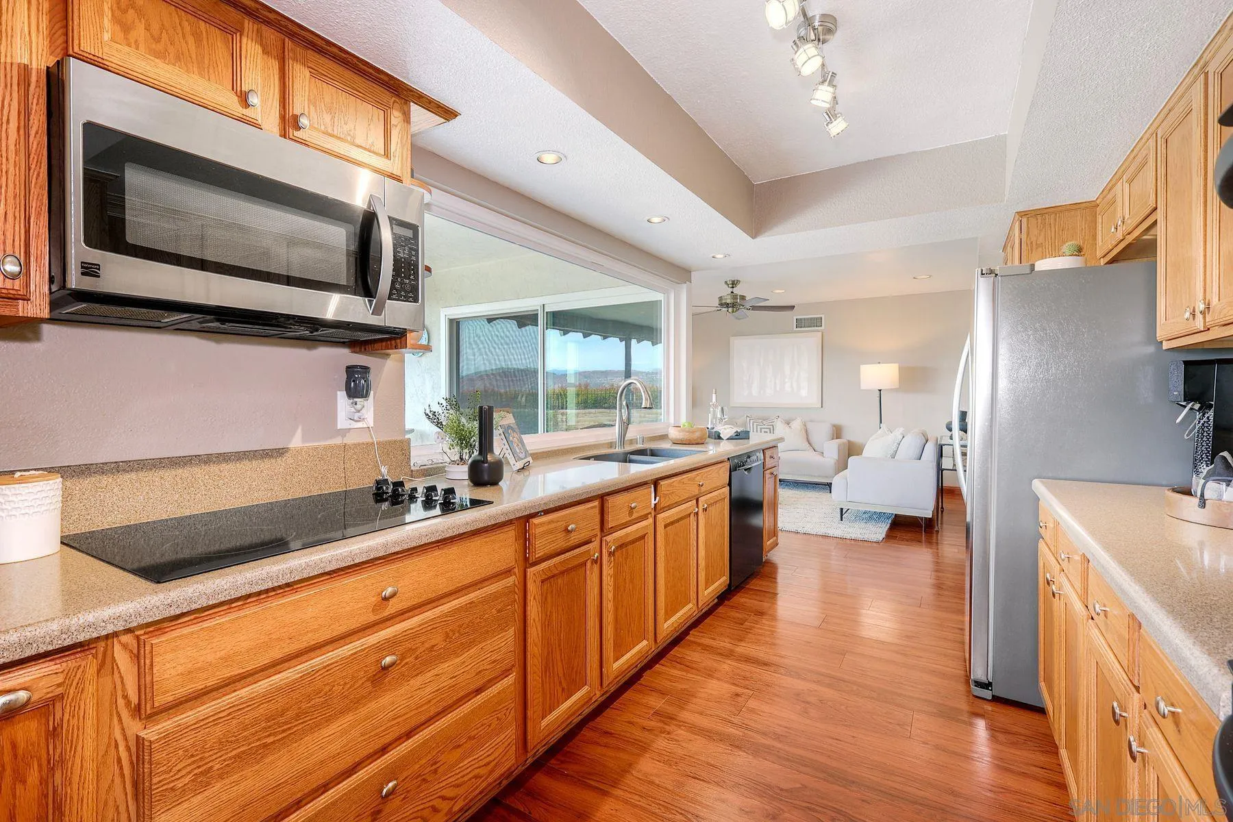 https://cdn.realtyfeed.com/cdn/127/260009274/b47f6809266bf454134f56b3d0bf607e.webp