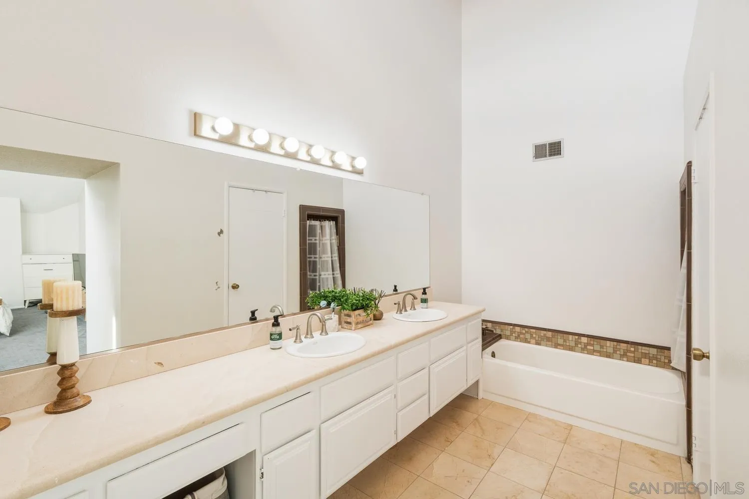 895 Connors Ct, Claremont, CA, 91711