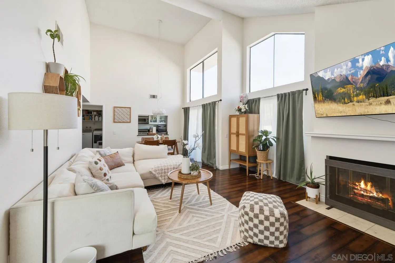 2050 camino de la reina UNIT 203, San Diego, CA, 92108
