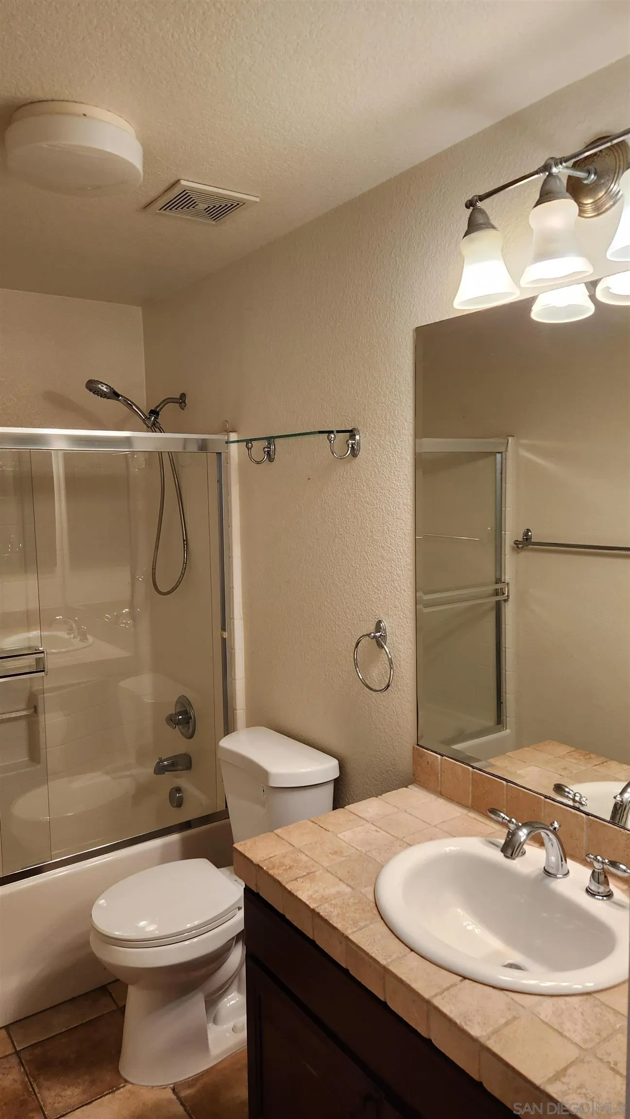Photo #14: 260009291 Listing: Photo #14