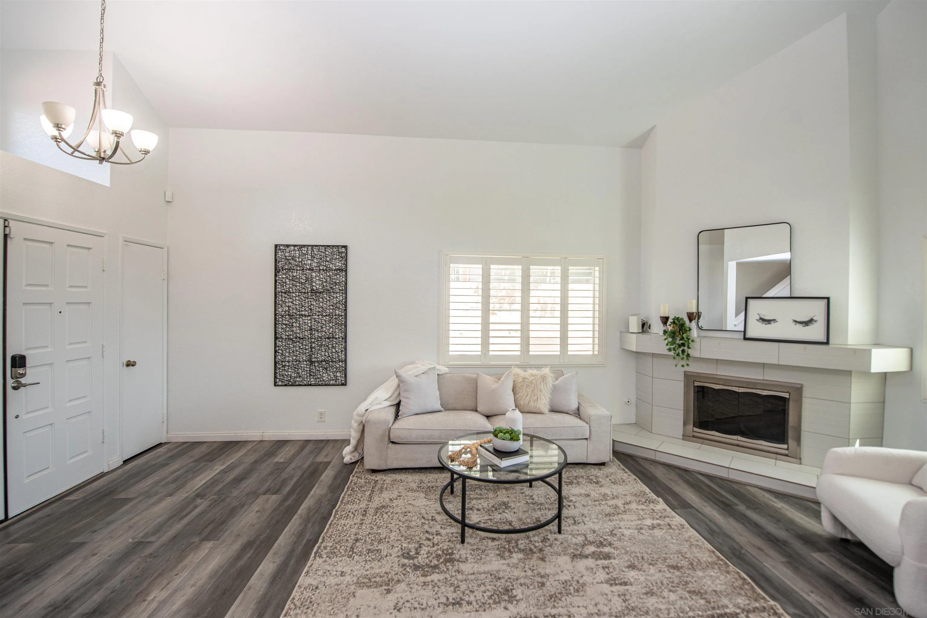 https://cdn.realtyfeed.com/cdn/127/260009292/17cc04c75854a96e3394d7687910aab6.webp