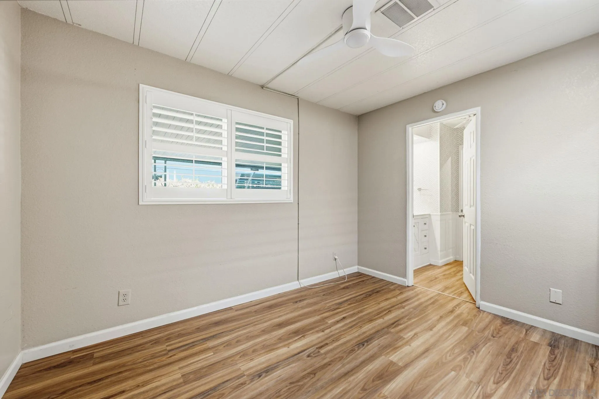 https://cdn.realtyfeed.com/cdn/127/260009305/37c9783d639f58686da861ecf5b617d7.webp