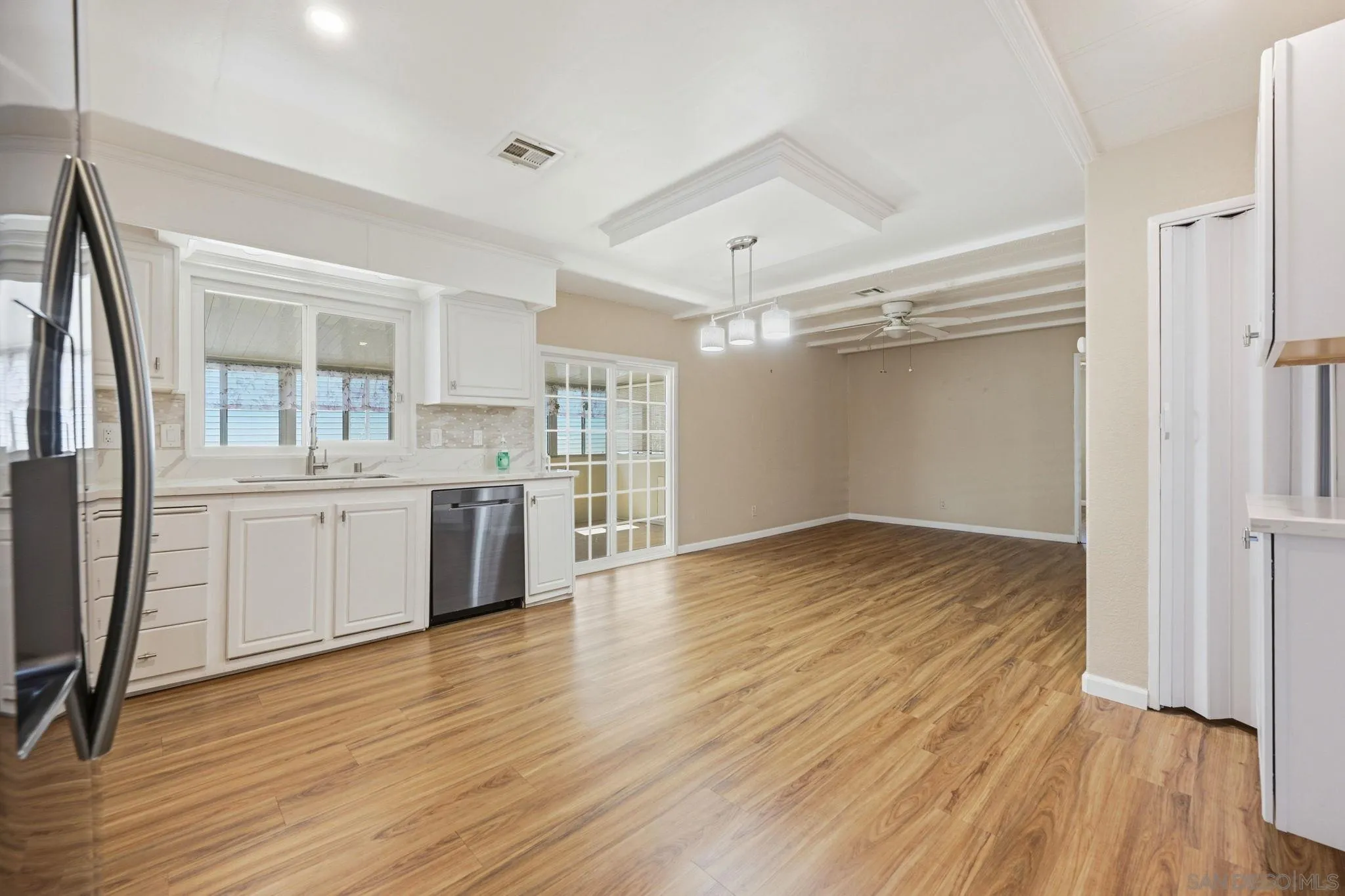 https://cdn.realtyfeed.com/cdn/127/260009305/8a69f1f09e81fcbfc780ad4a2faa25e9.webp