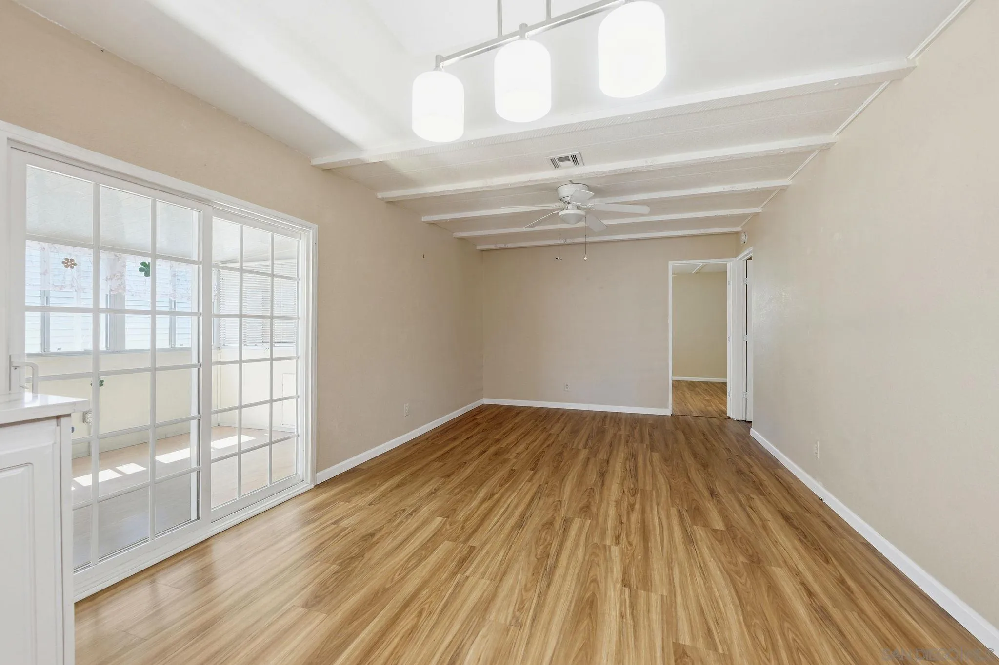 https://cdn.realtyfeed.com/cdn/127/260009305/a0029d8ca4f2d5a72fe6af8566d02955.webp